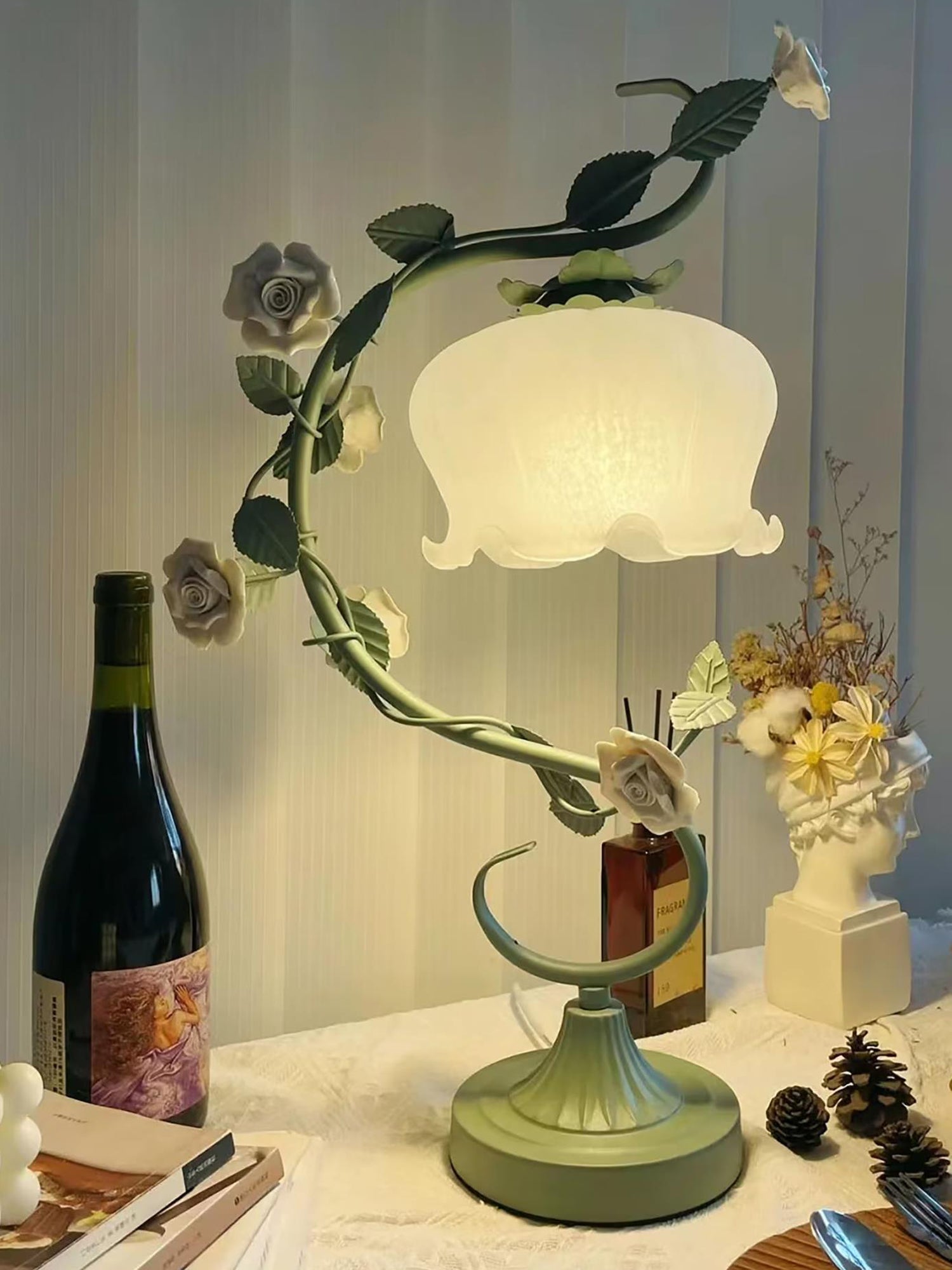 ホワイトローズアイアンテーブルランプ