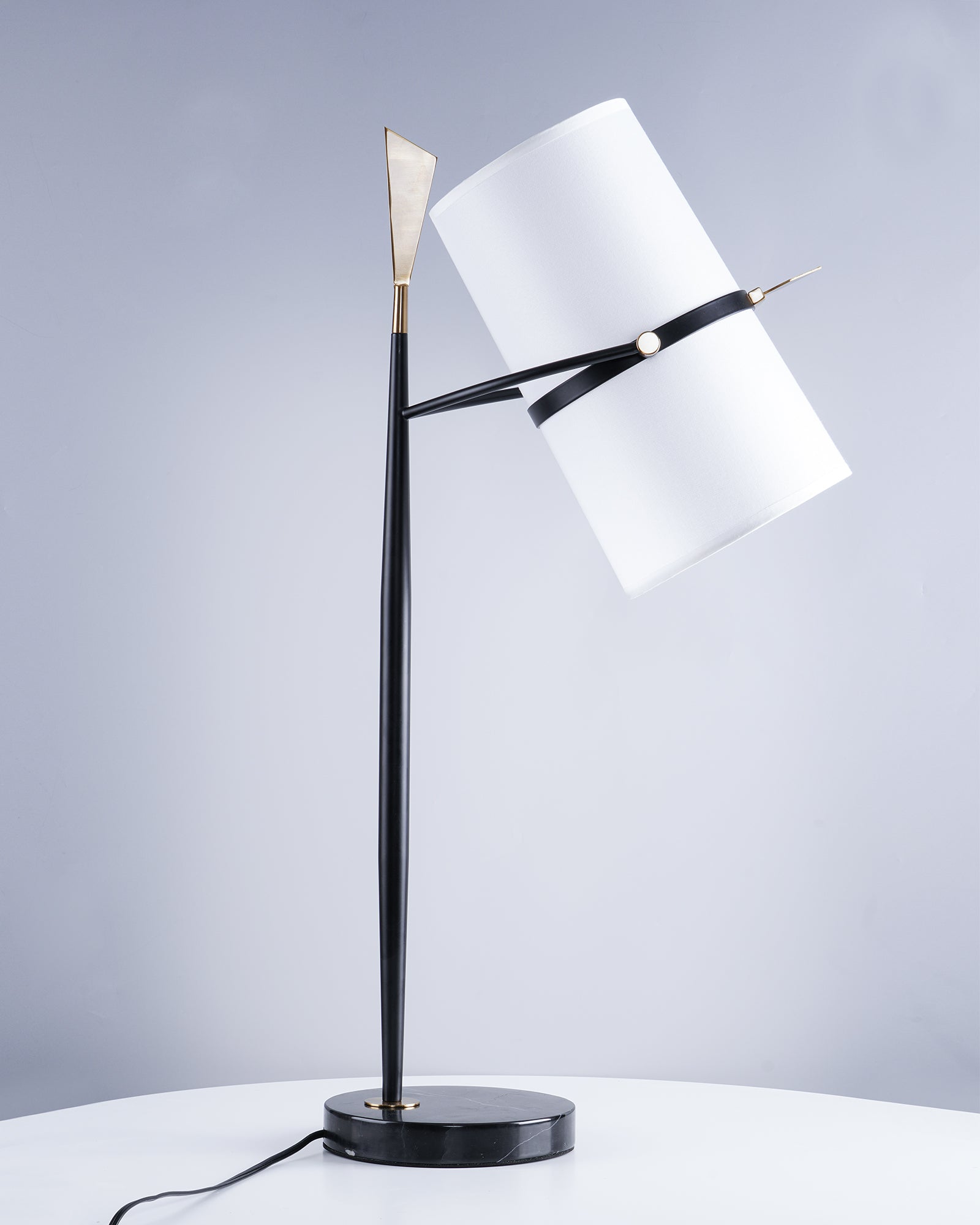 ヤスミン テーブルランプ