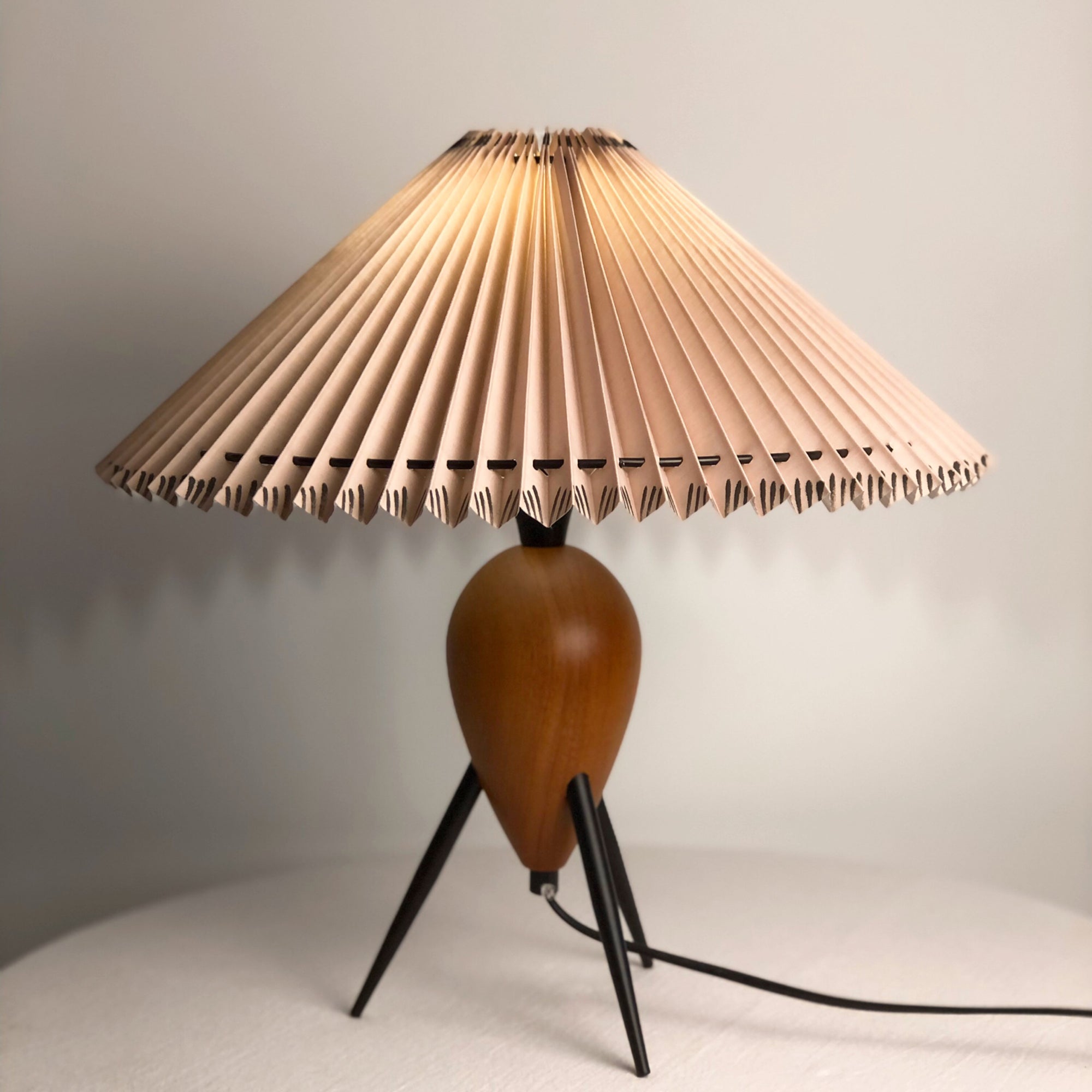 ミアン テーブルランプ