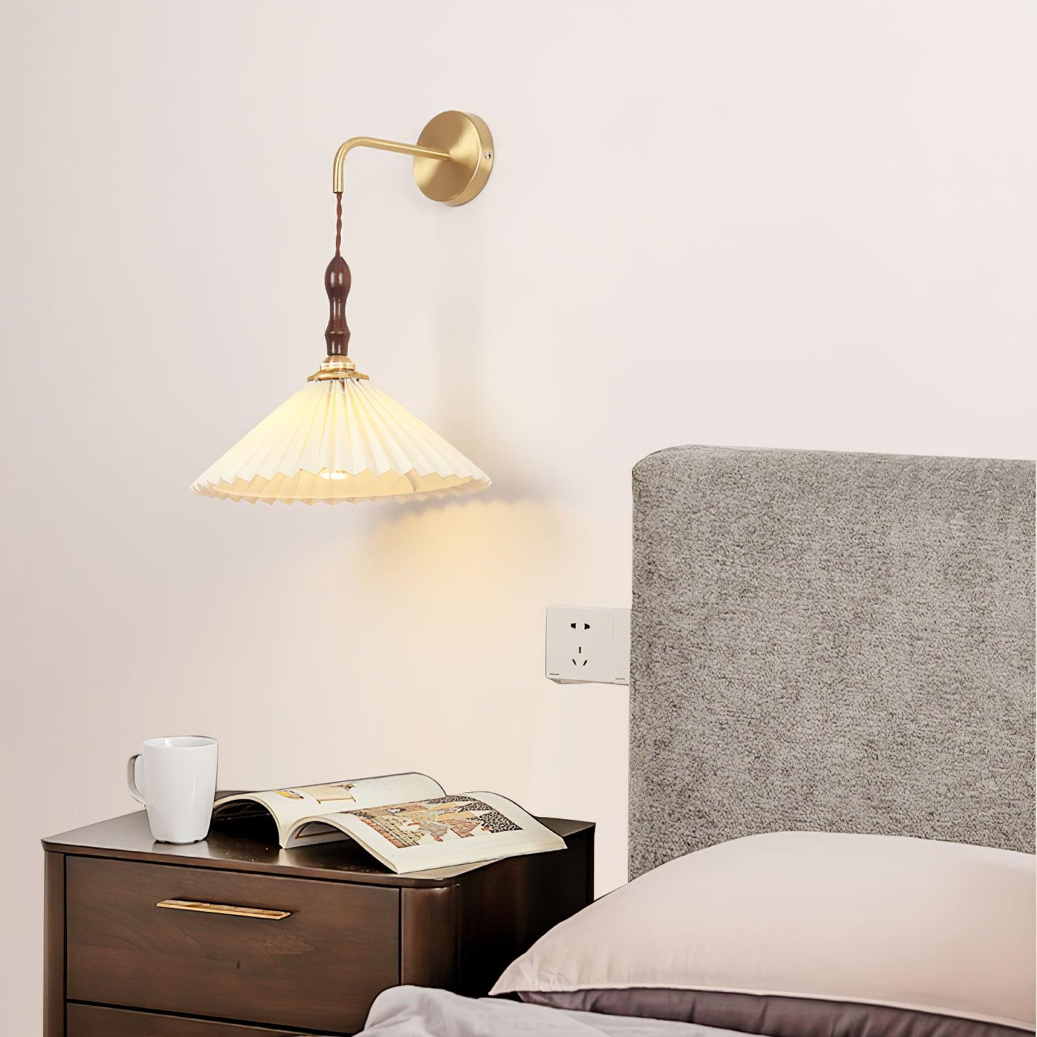 プリーツ木製ウォールランプ