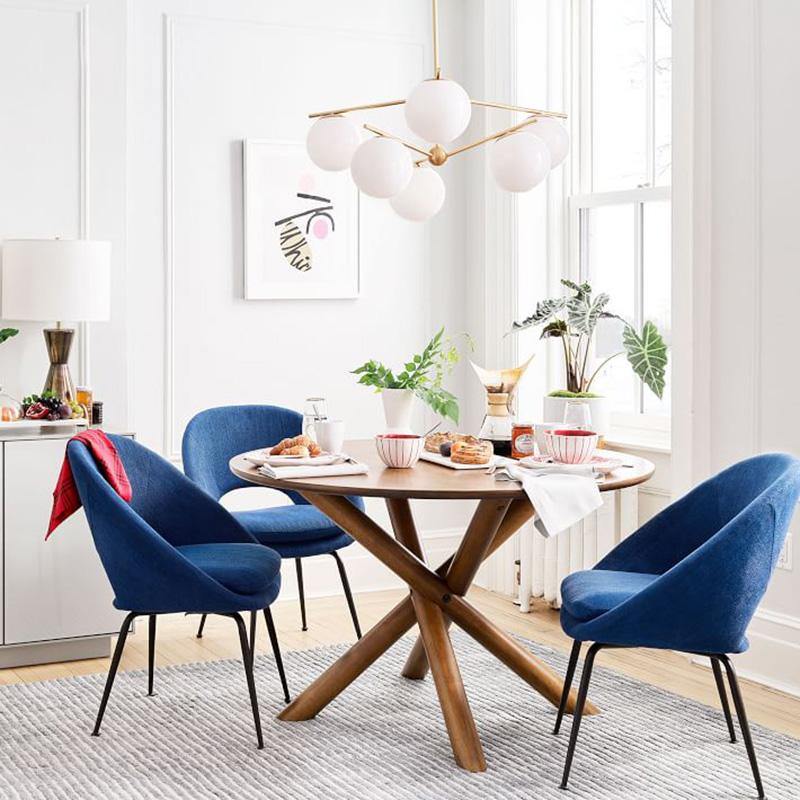 球体とステムのシャンデリア