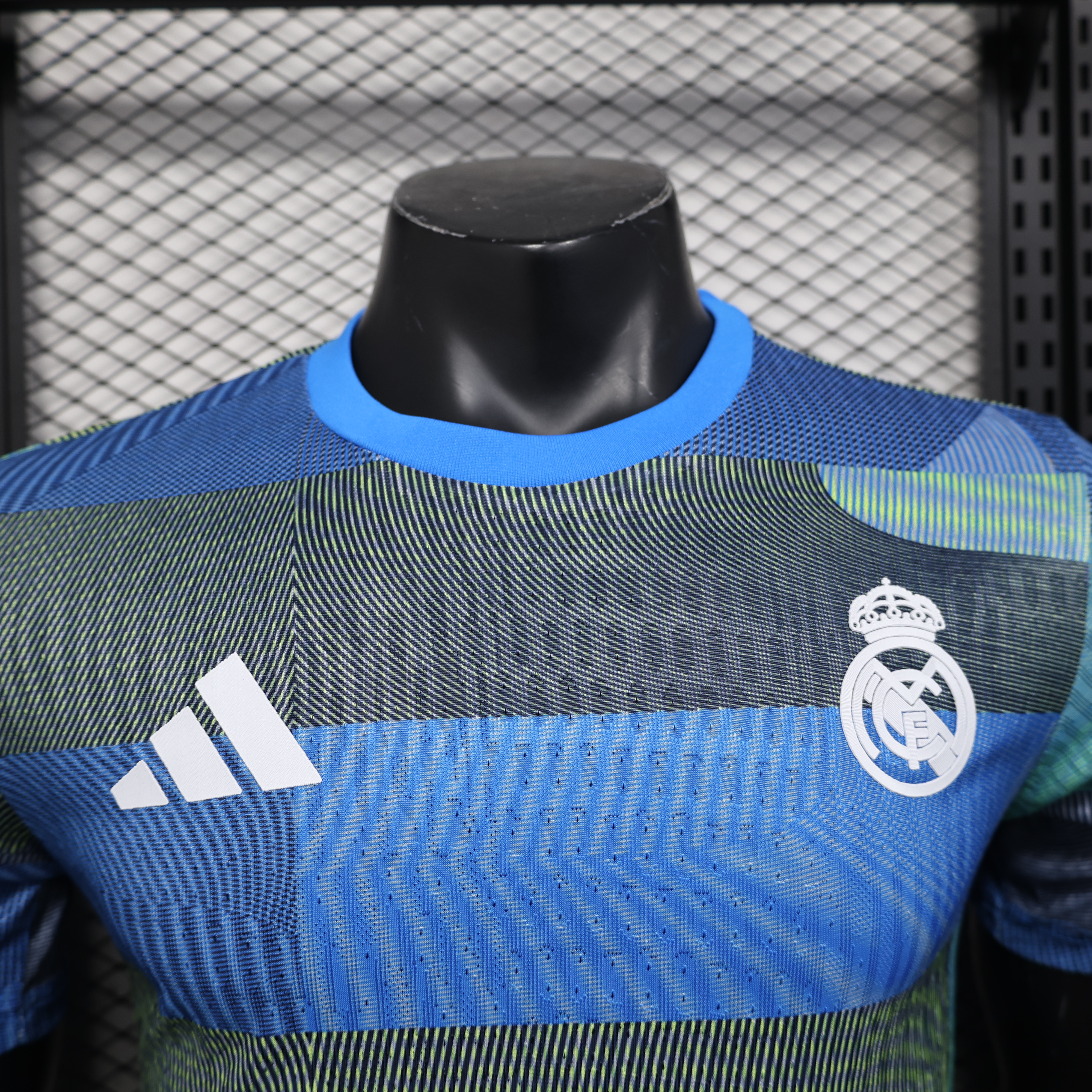 25/26 Player Real Madrid Training Suit jersey