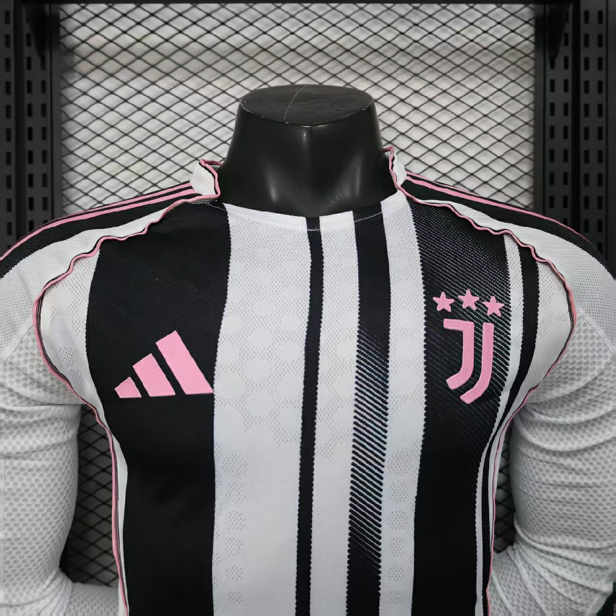 Juventus Home Long Sleeves	Players Jerseys 2025-26