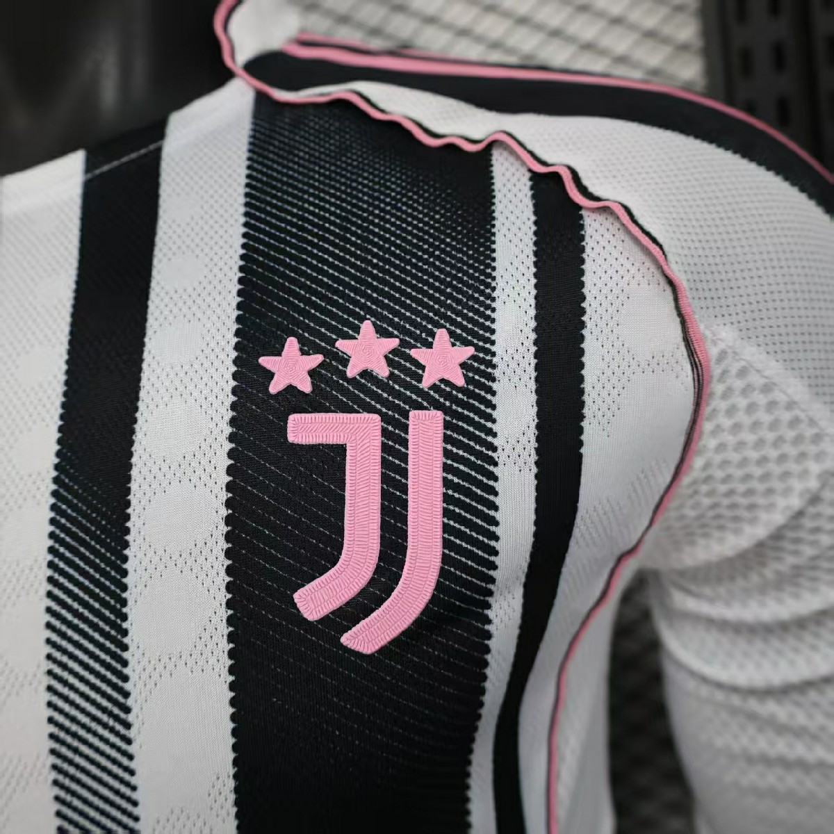 Juventus Home Long Sleeves	Players Jerseys 2025-26