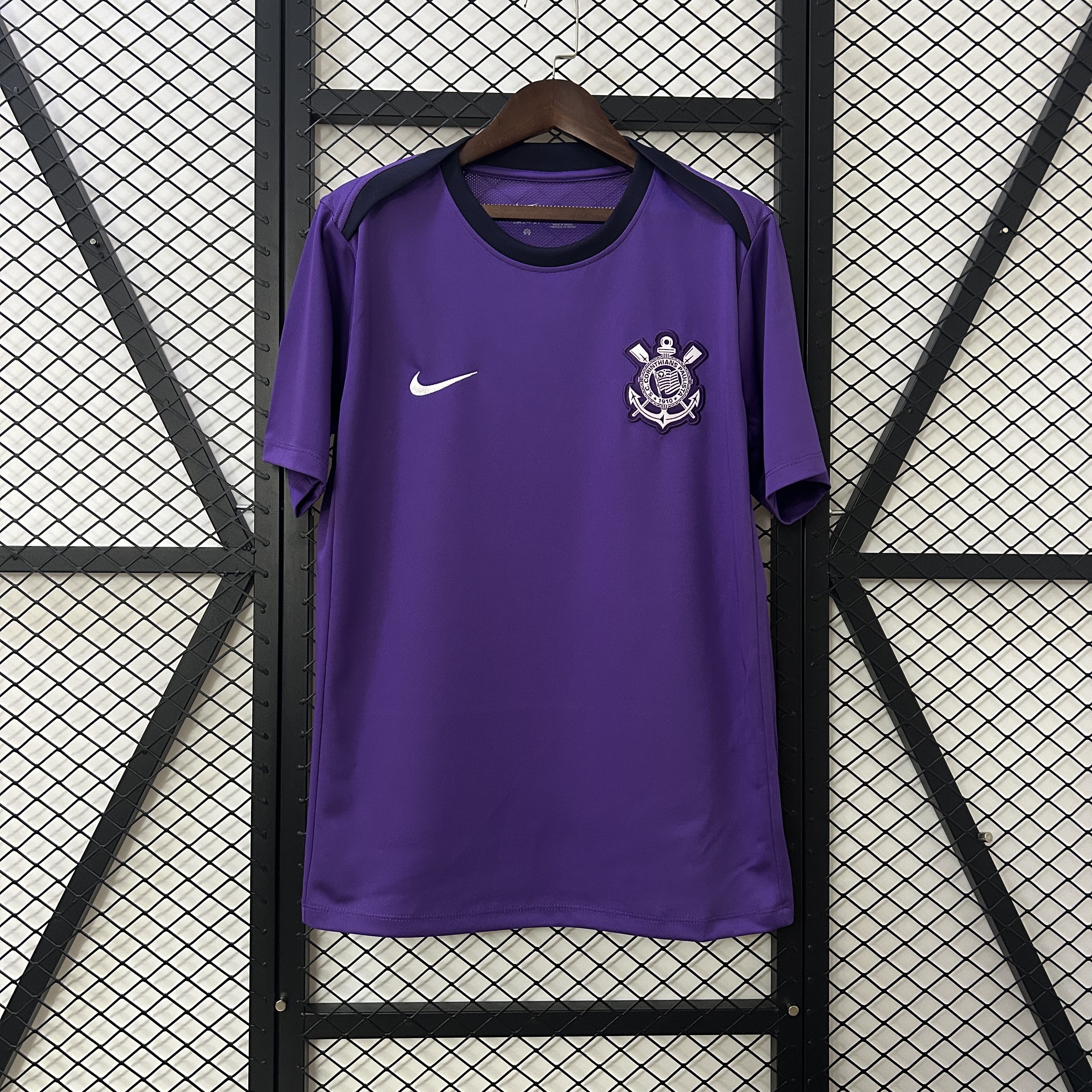 25/26 Corinthians training jersey purple suit