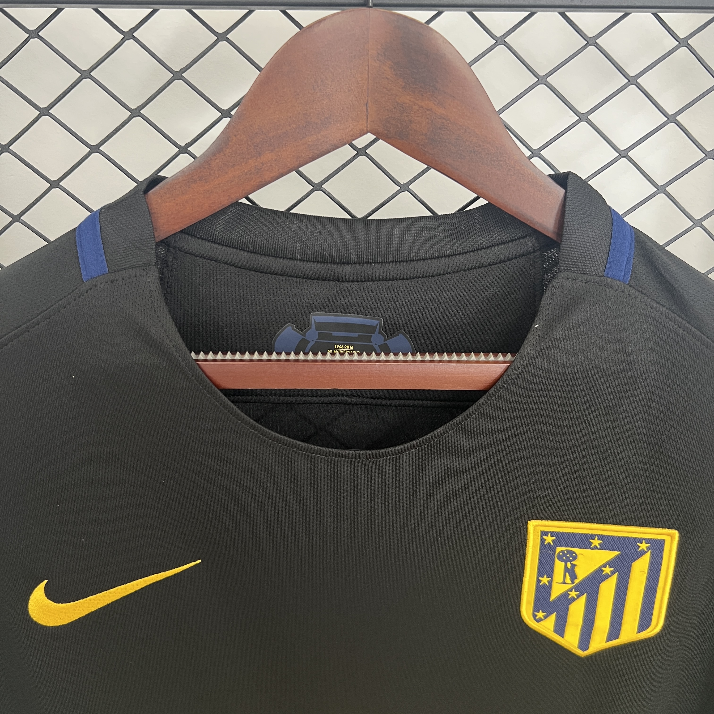 Retro Atletico Madrid 16/17 Away Jersey