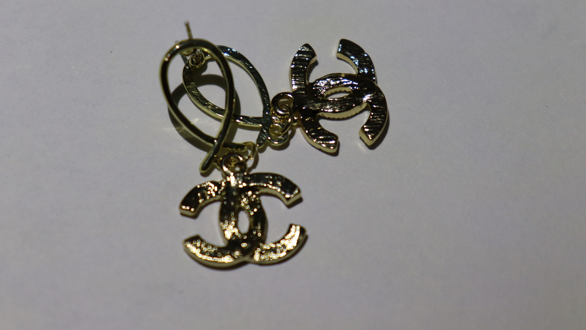 Simple diamond stud earrings