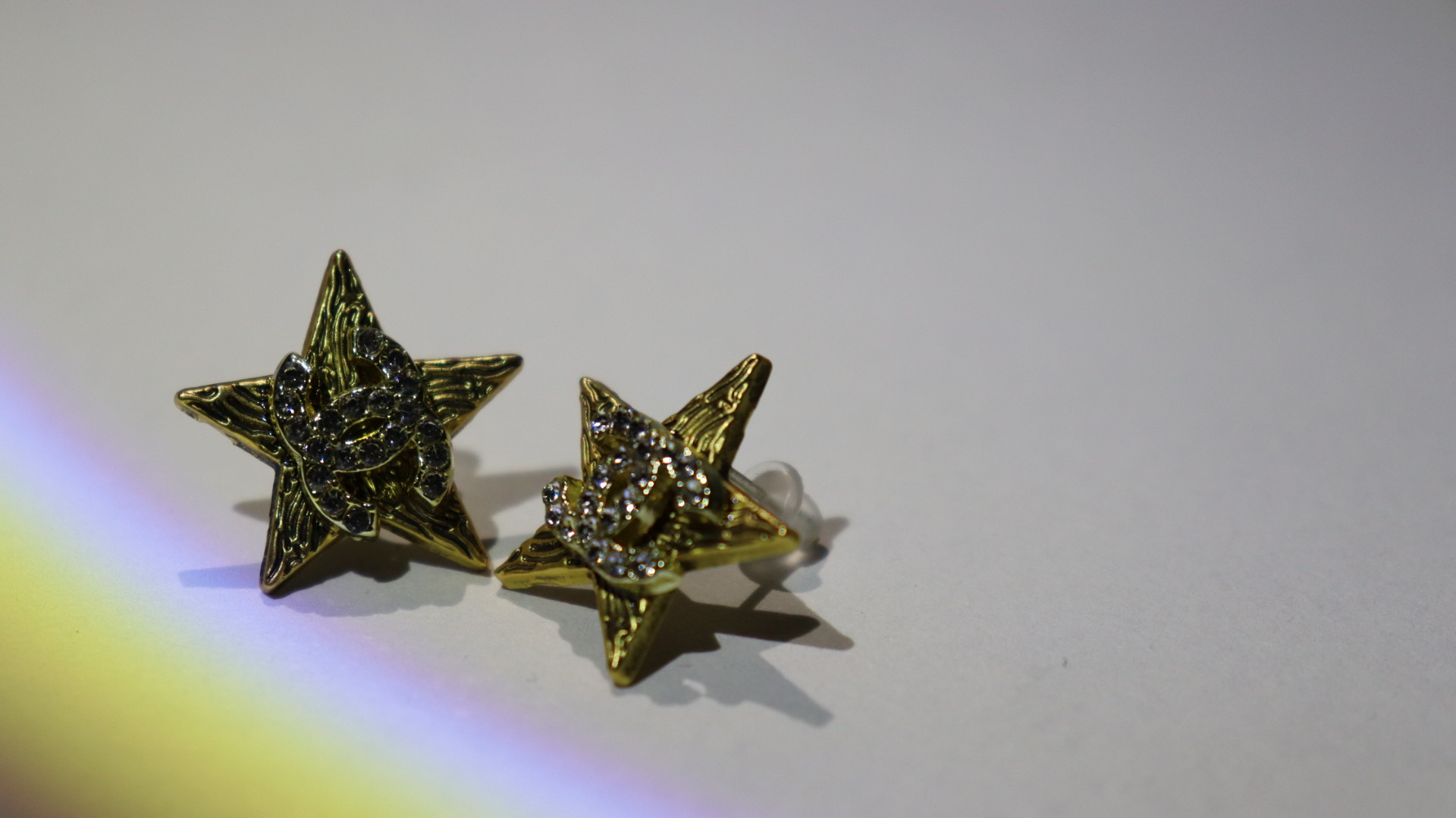 Simple star earrings
