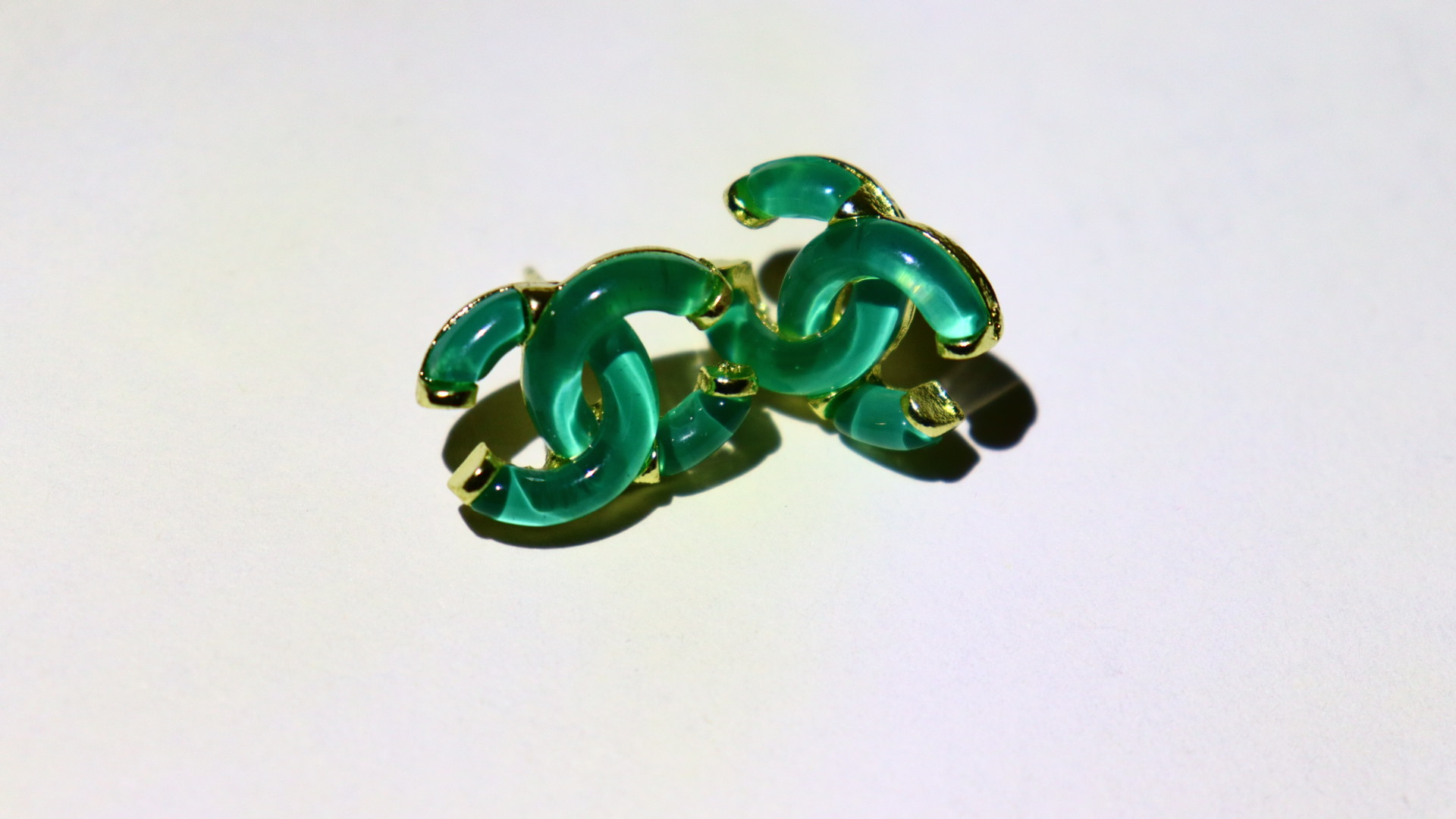 🍃 Jade Green Leaf Threader Earrings, Dainty Adjustable Ear Threads, Asian Inspired Nature Jewelry for Women