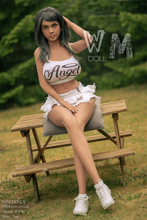 TPE simulation sex doll styled for fantasy roleplay appearance