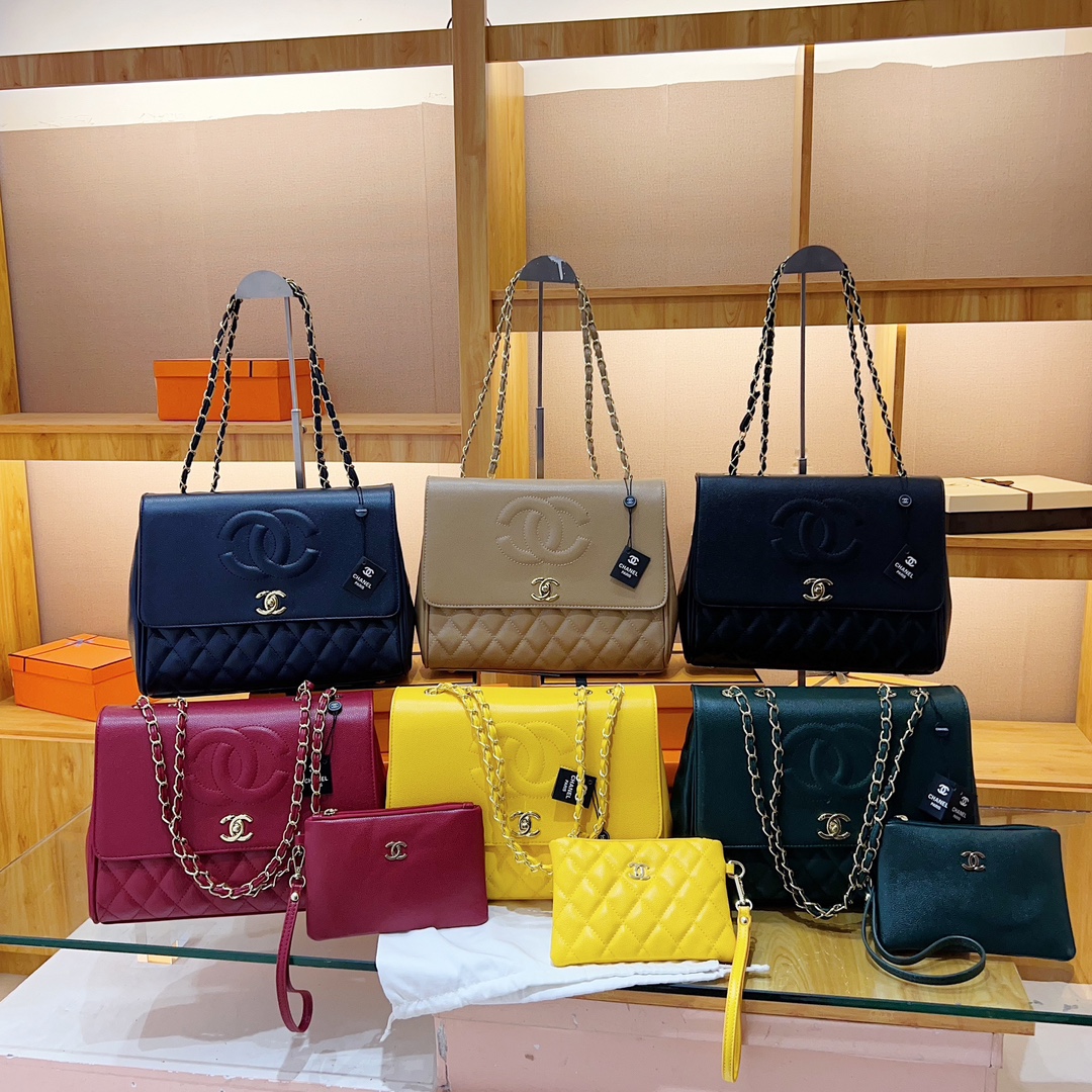 Chanel chain crossbody bag