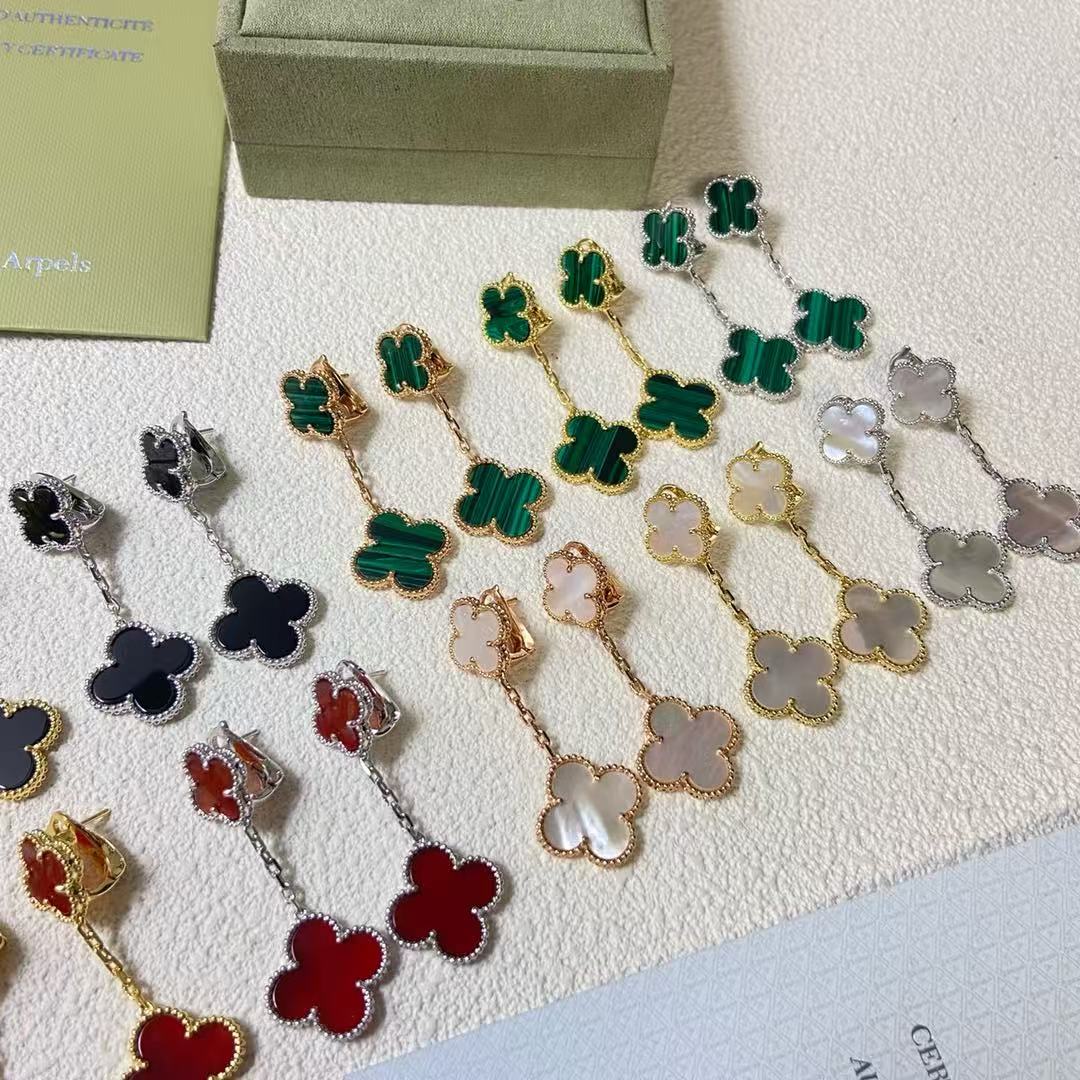 Van Cleef & Arpels four-leaf clover double bonus agate earrings