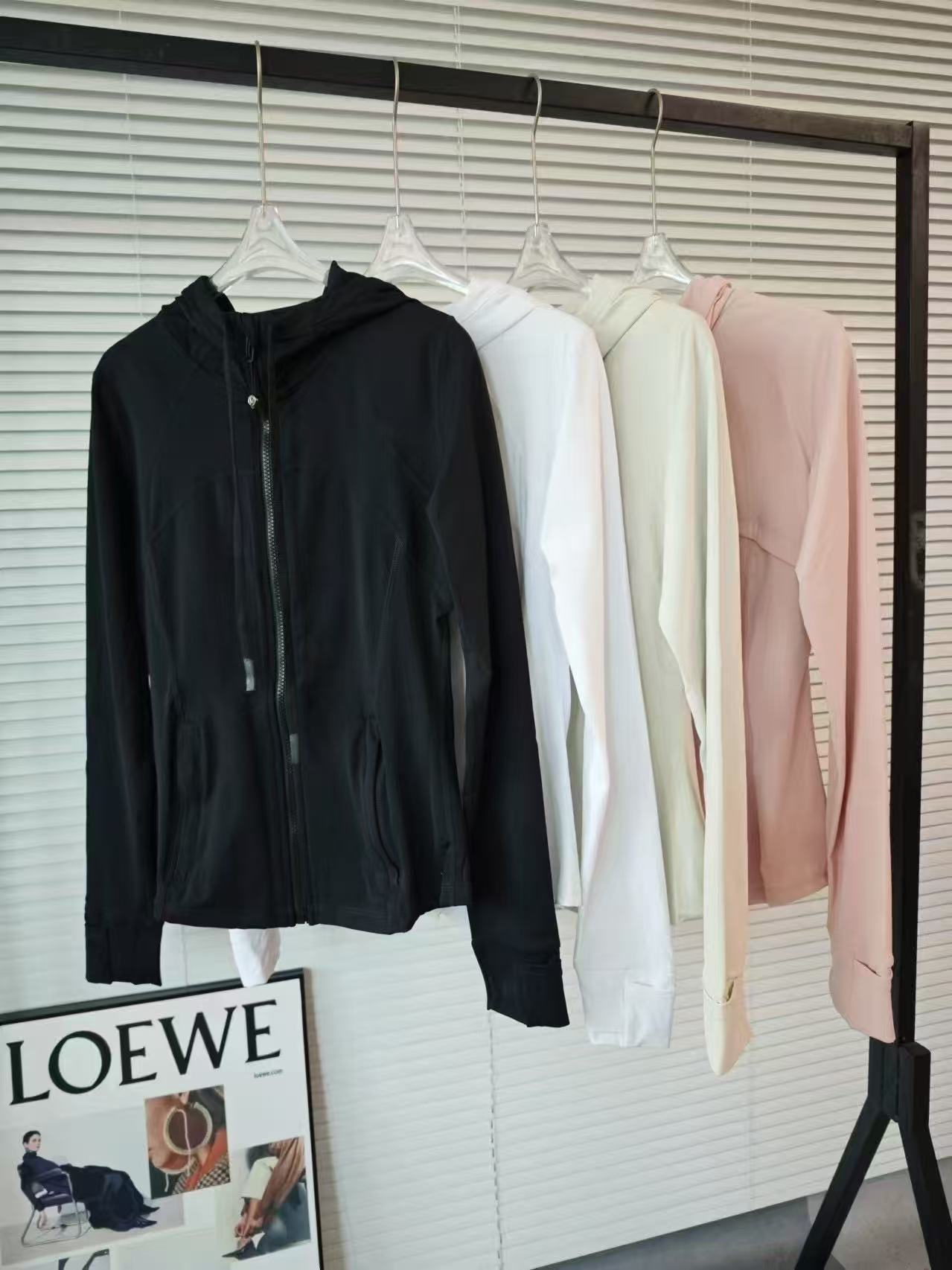 Lululemon define hooded yoga wear