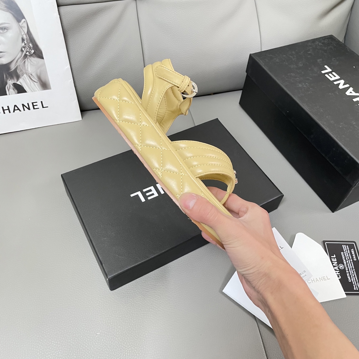 Chanel 25SS C buckle thick-soled flip-flops