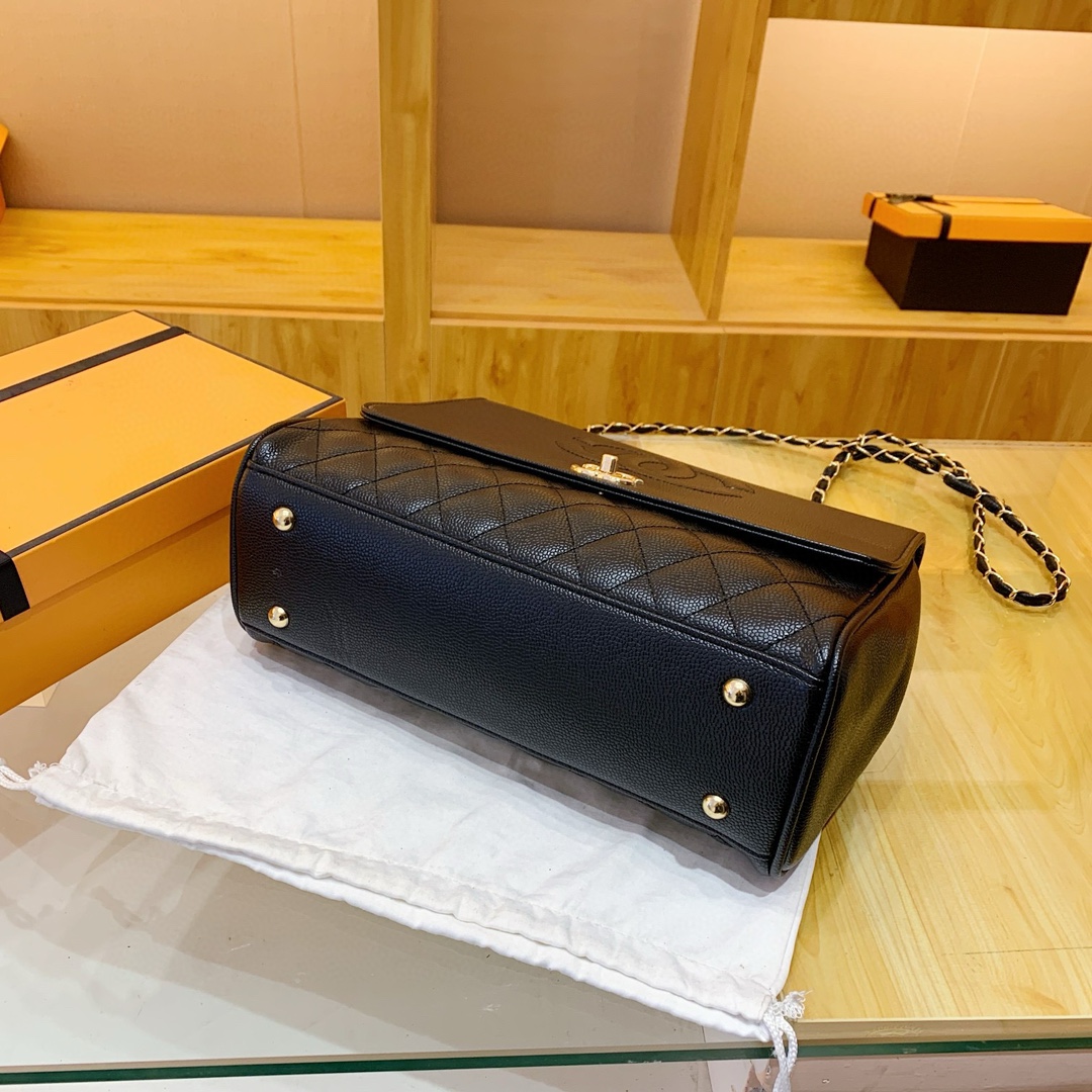 Chanel chain crossbody bag