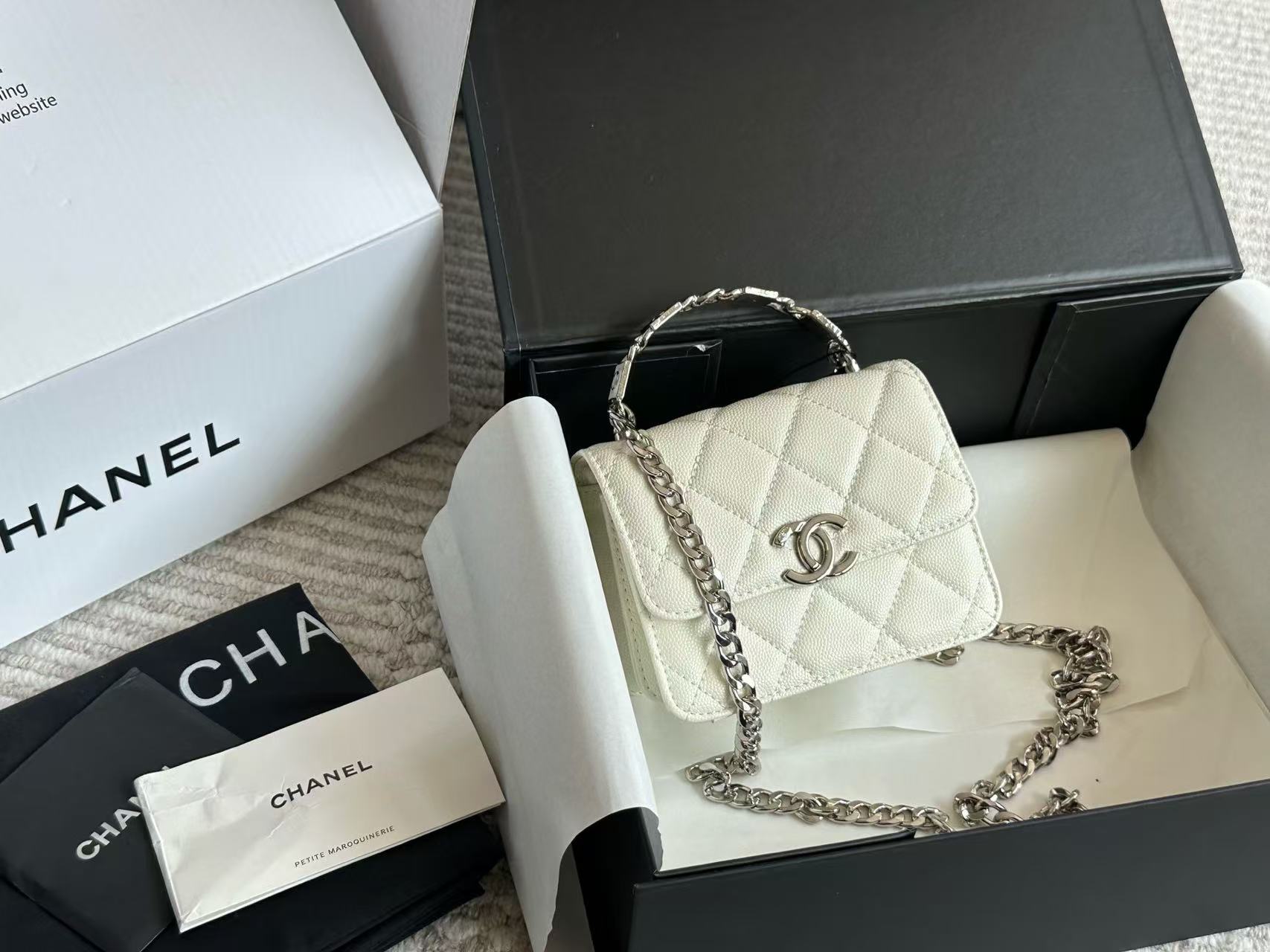Chanel 22s enamel handle bag