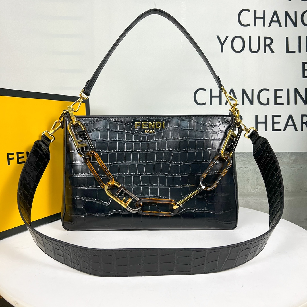 Fendi LOCK Zip Cowhide chain bag