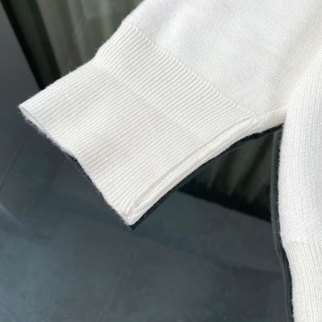 Chanel round neck knitted pullover sweater