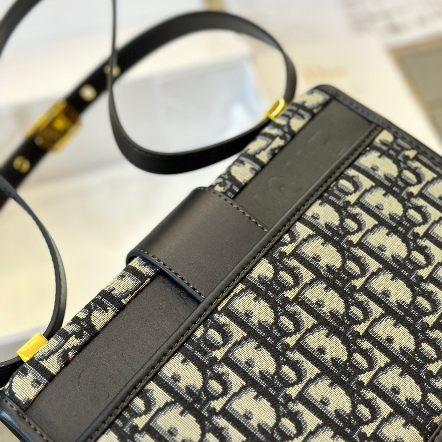 Dior Montaigne chain shoulder bag