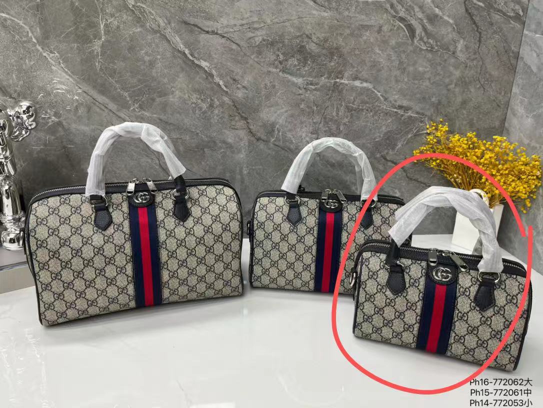 Gucci speedy shoulder handbag