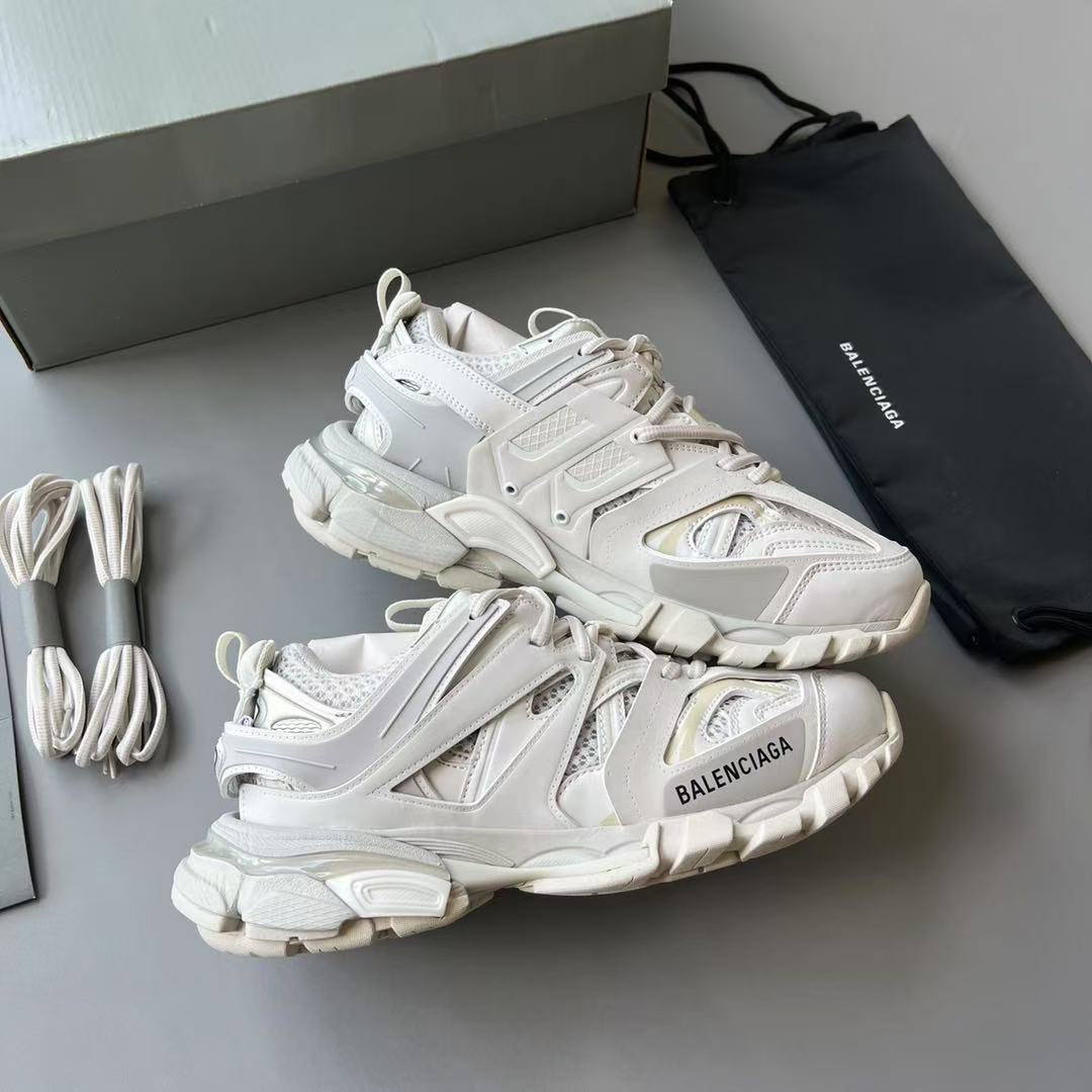 Balenciaga Track 2.0  Autdoor Sneakers