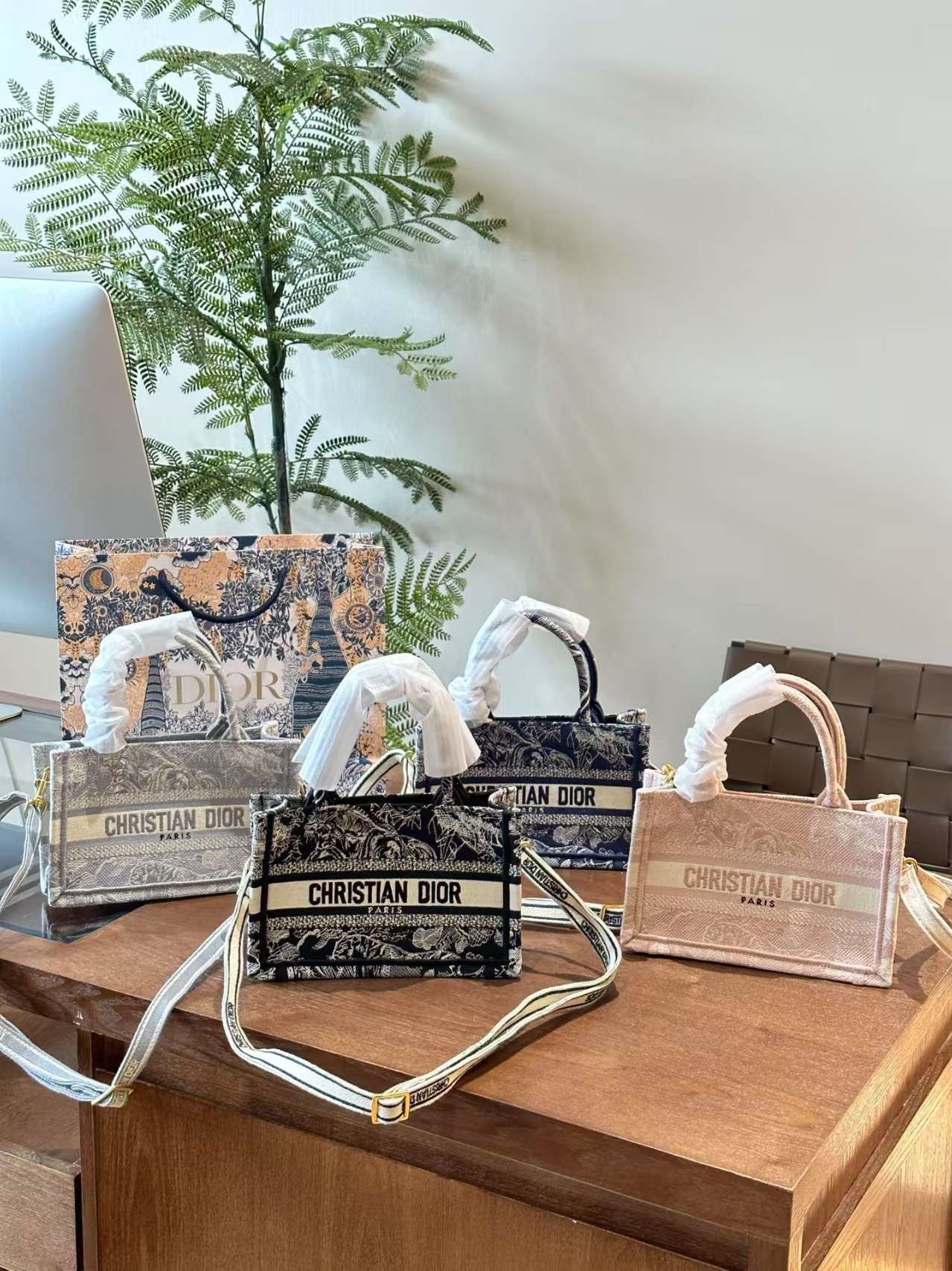 High quality Dior mini tote shoulder strap bag