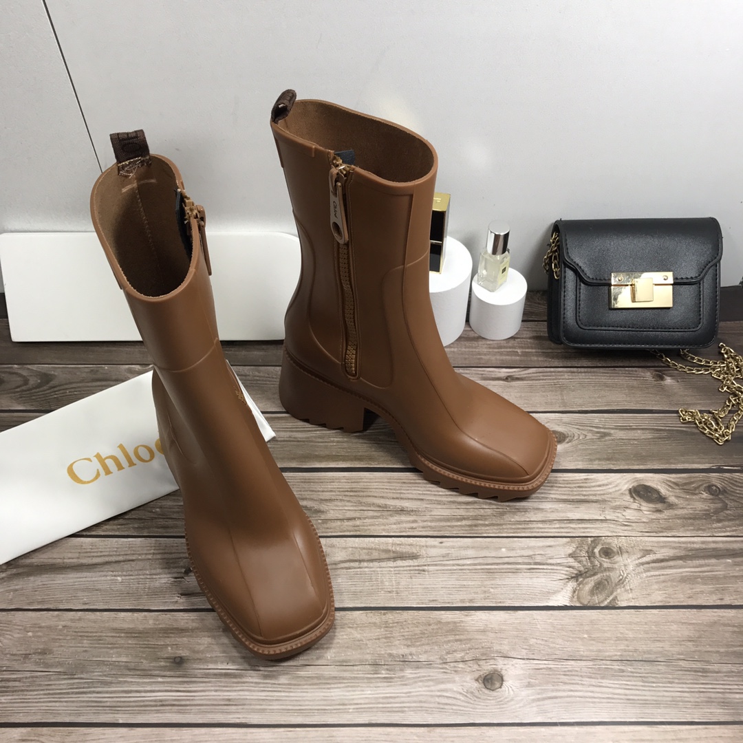 Chloe Lamb wool short boots