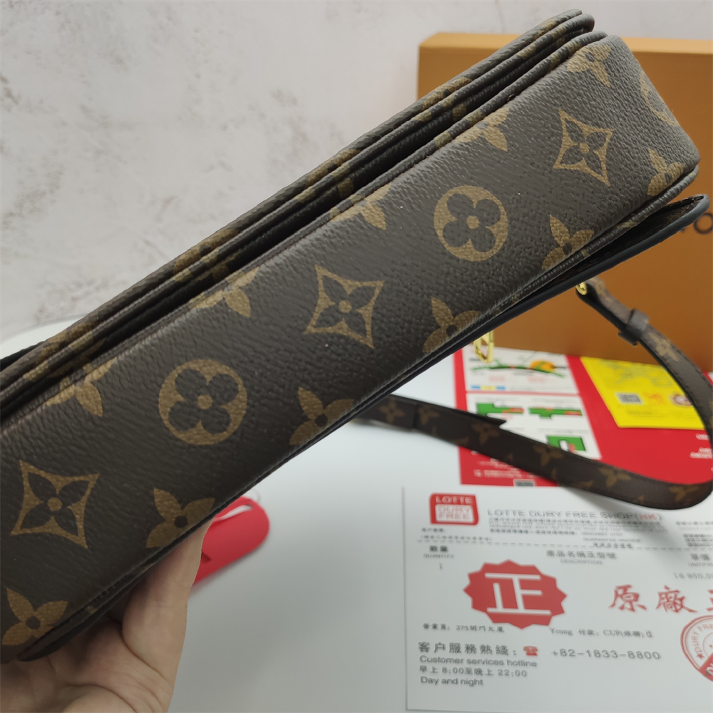 LV Louis Vuitton Pochette Metis Bag