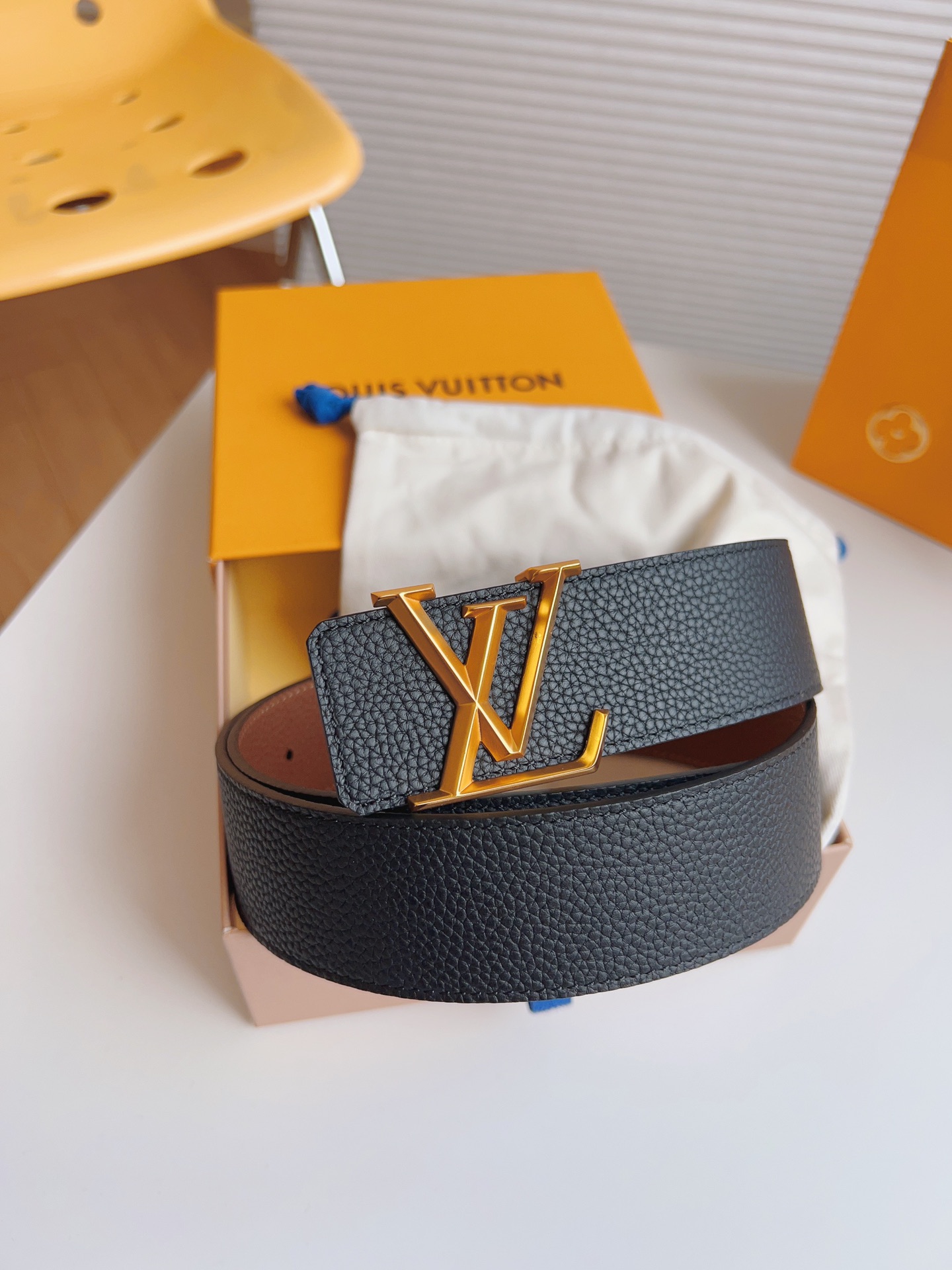 LV Taurillon belt