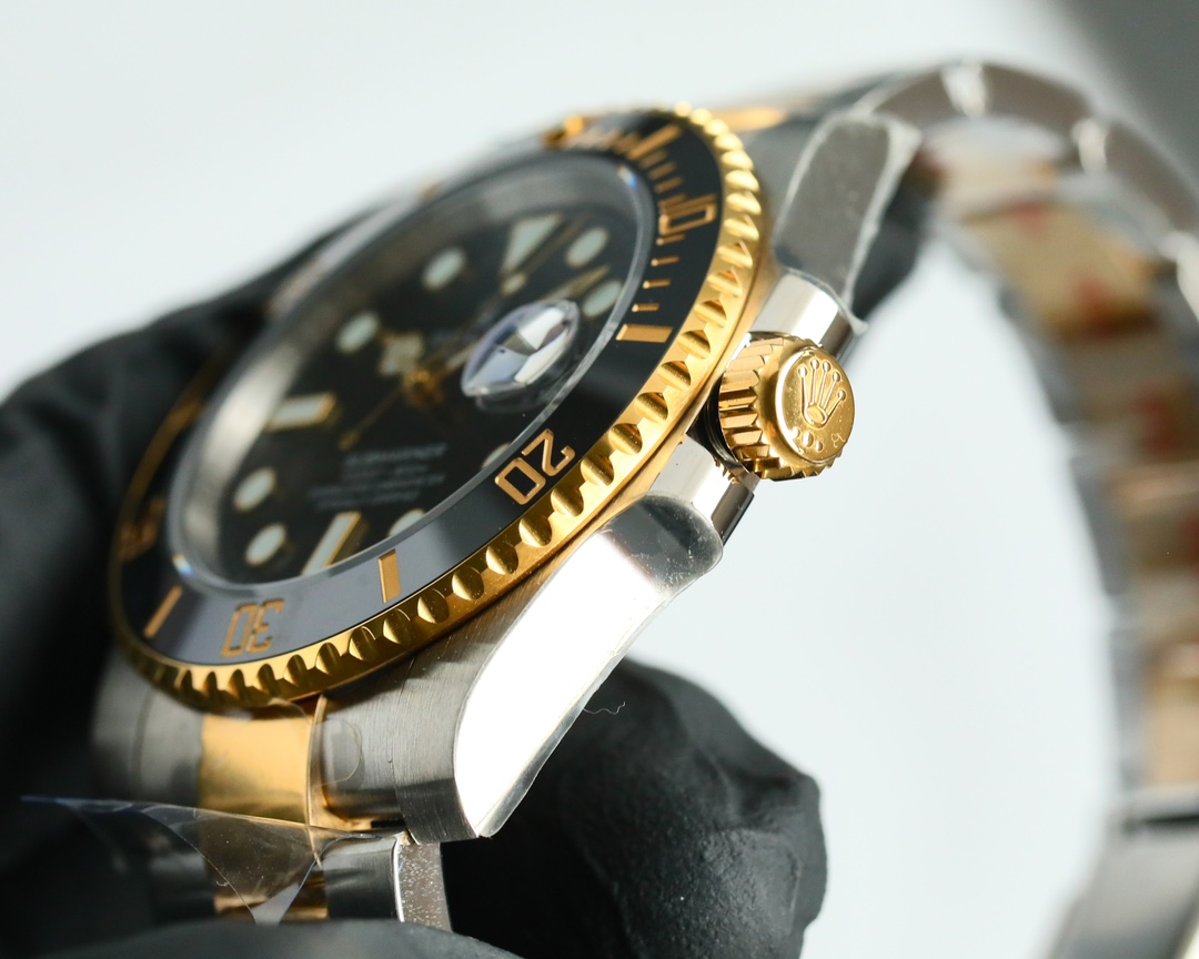 Replica Rolex Submariner Date 40 Dial Yellow Gold Watch