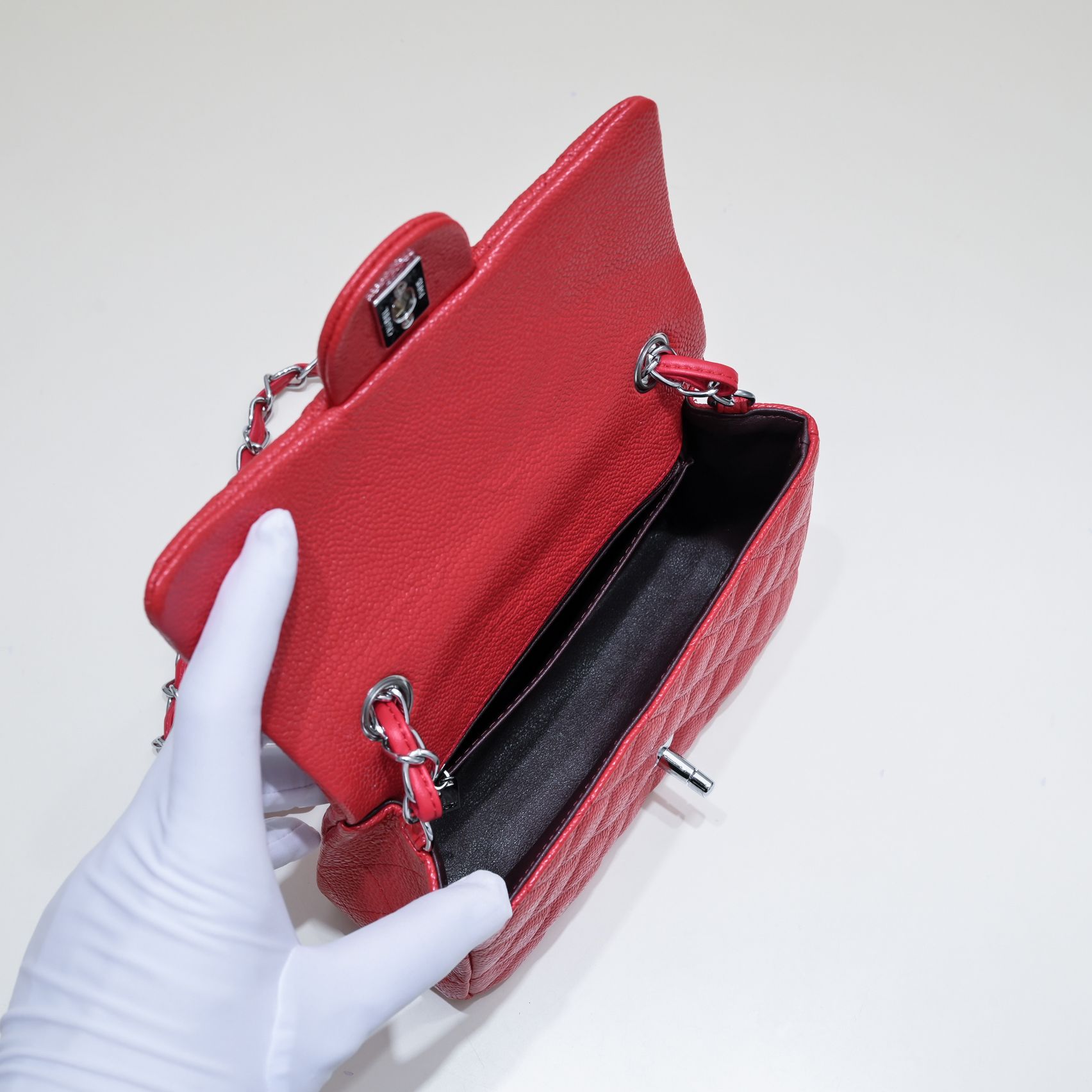 Chanel chain crossbody shoulder bag