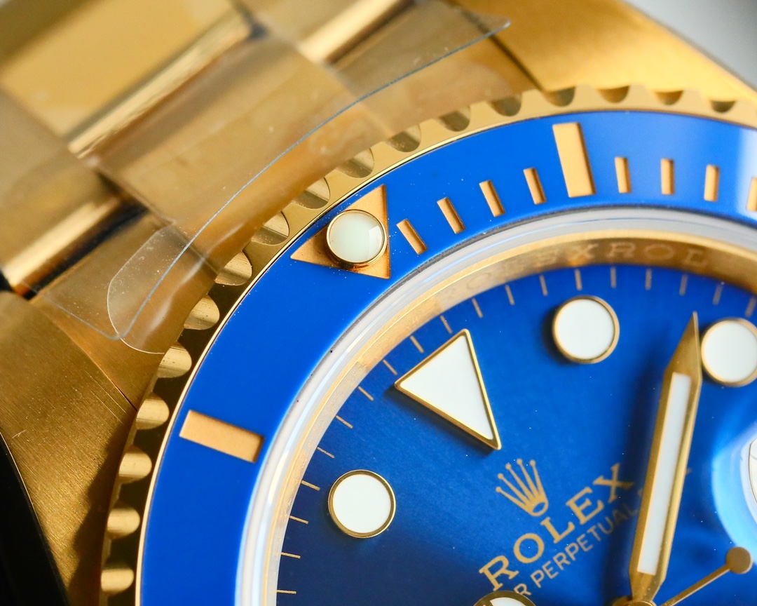 Replica Rolex Submariner Date 40 Dial Yellow Gold Watch