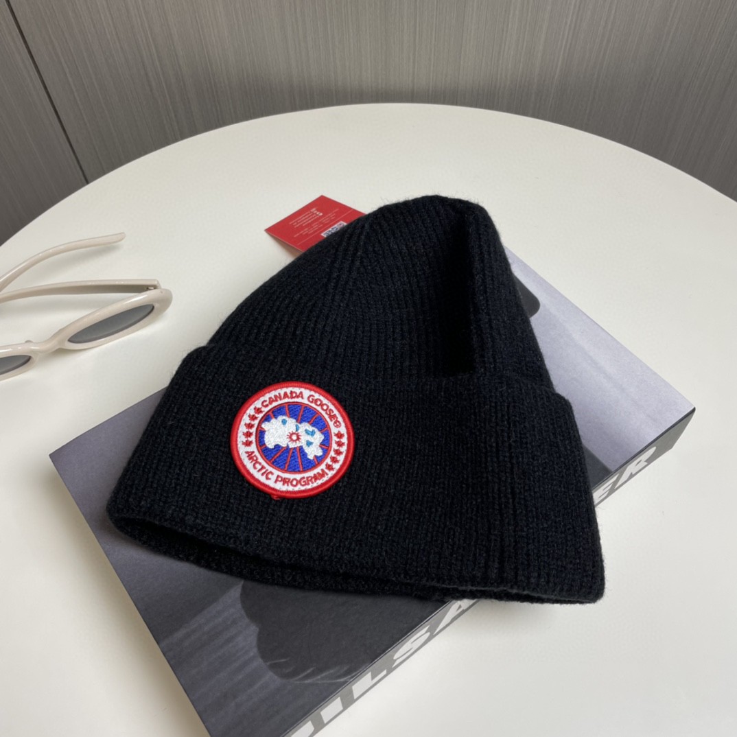 Canada Goose Logo Beanie Warm Hats