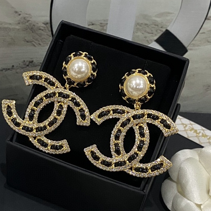 Chanel logo pearl earrings
