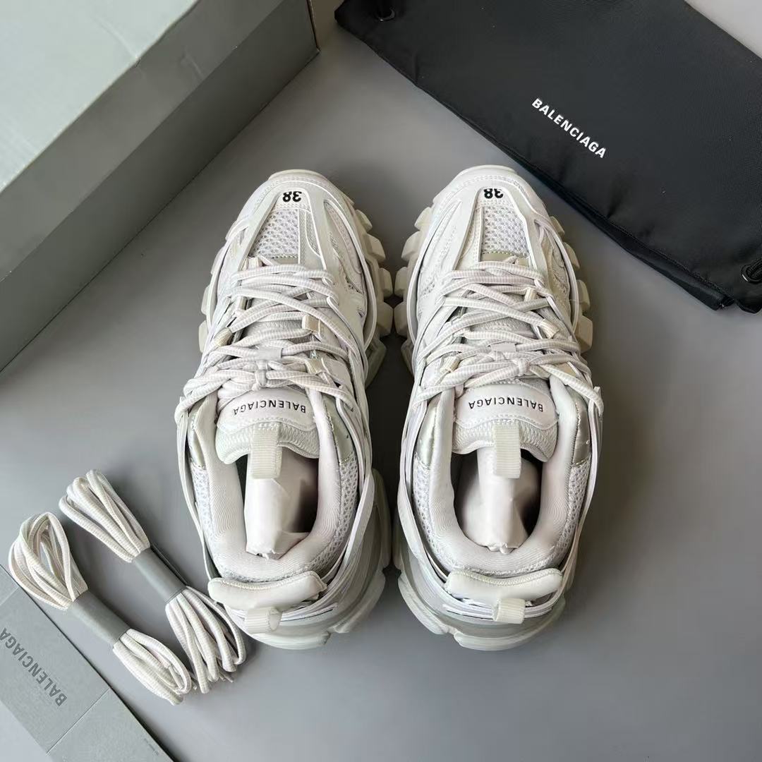 Balenciaga Track 2.0  Autdoor Sneakers