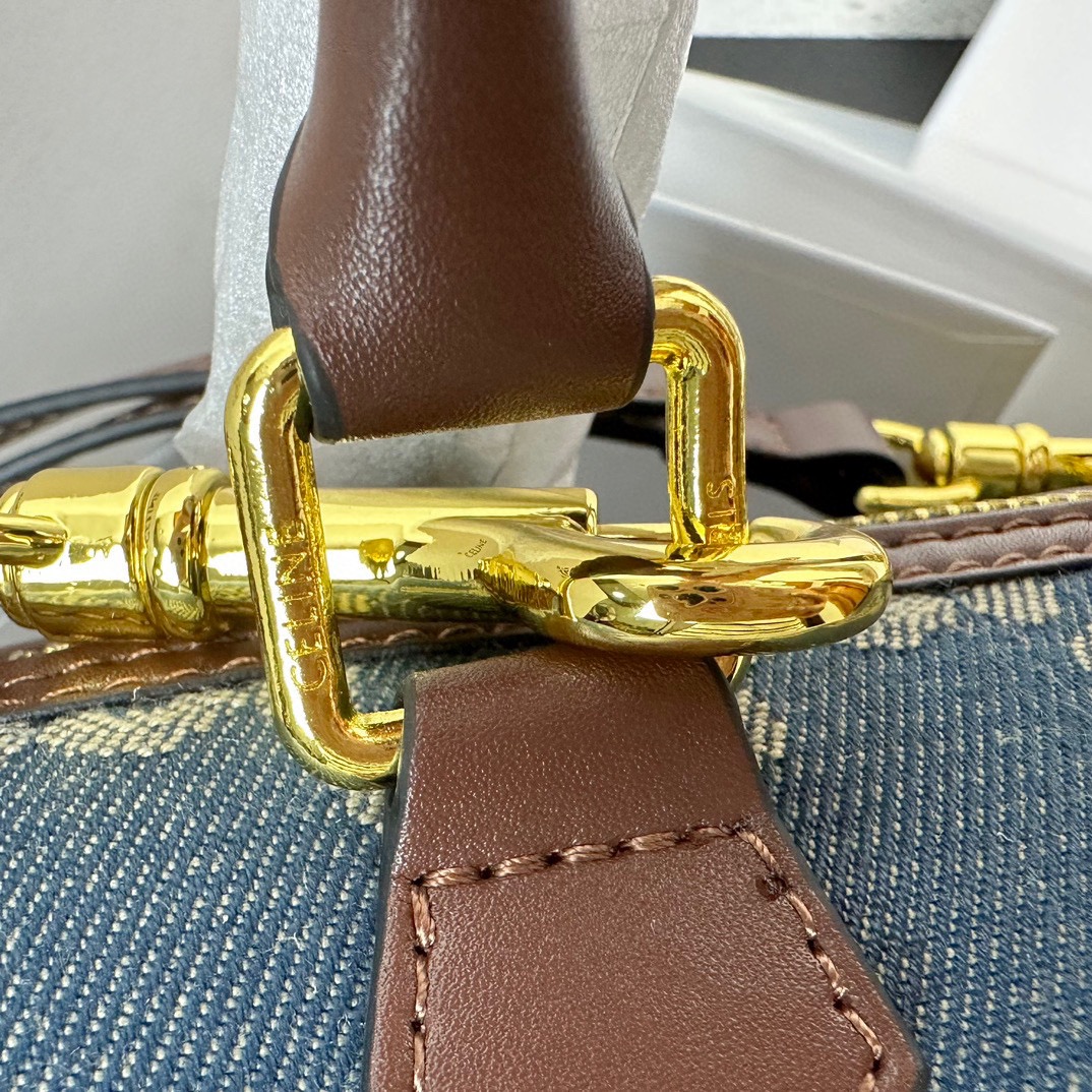 Celine  Triomphe Canvas shoulder bag