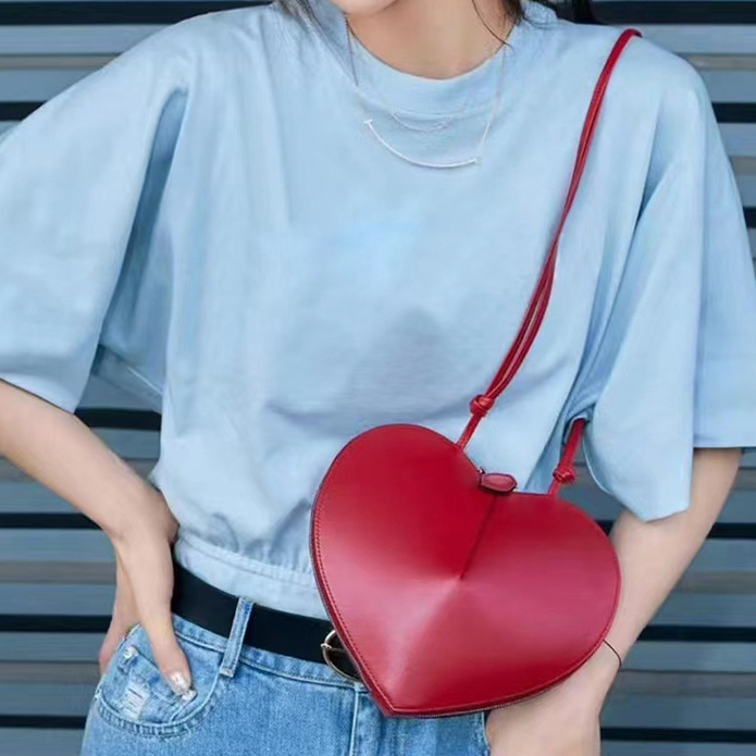 Replica ALAIA Le Coeur heart-shaped leather cross-body bag
