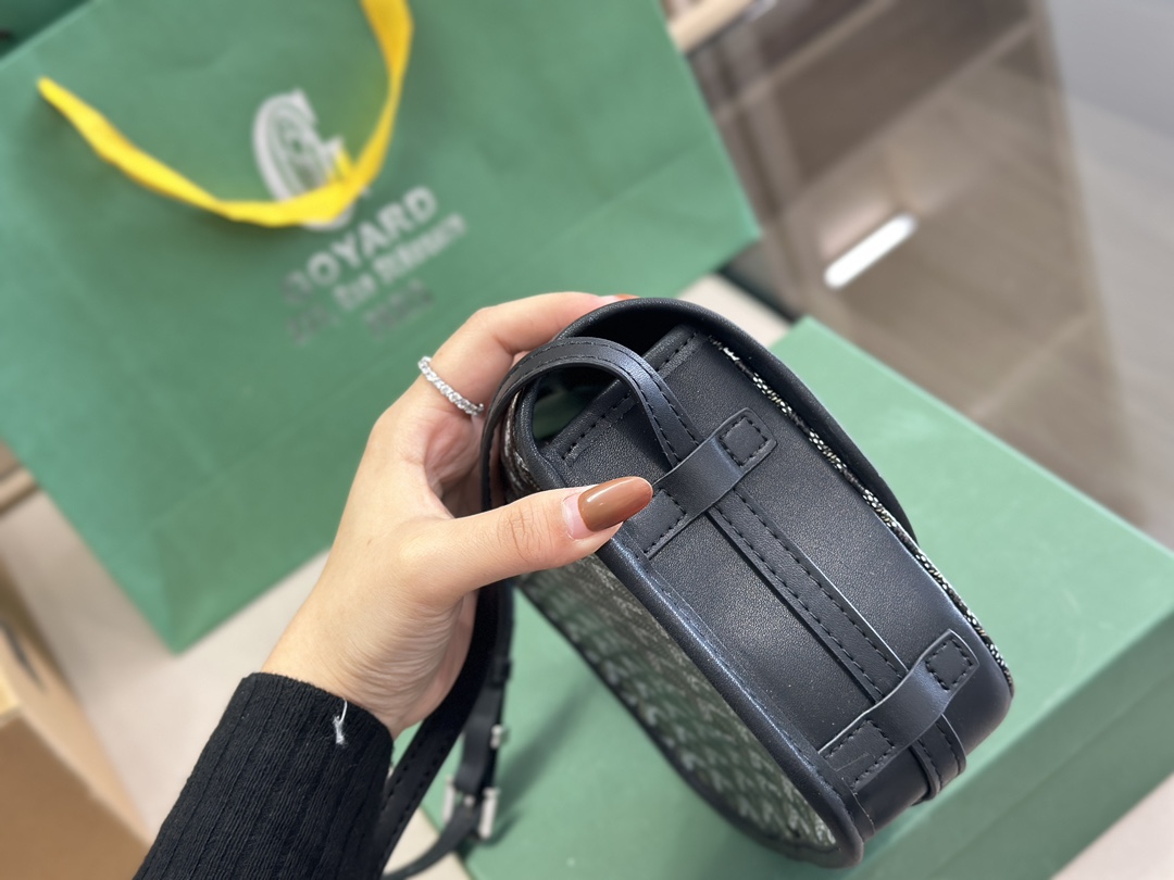 Goyard saddle bag