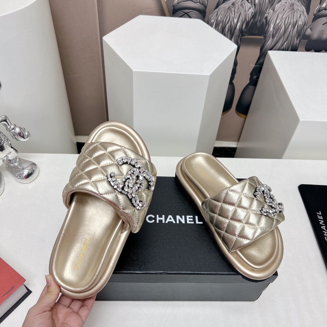 Chanel classic popular beach sandals series