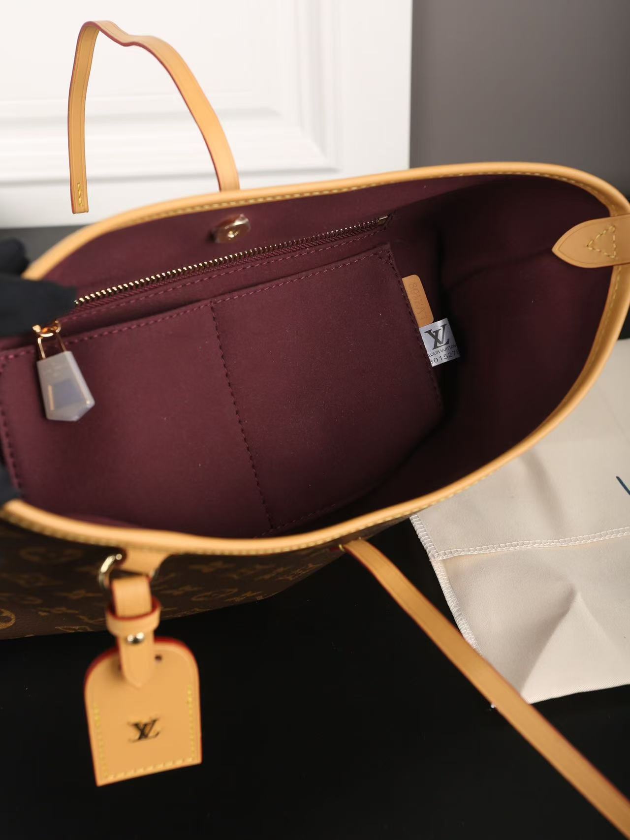 LV Carryall shopping Handbag shoulder carrier bag