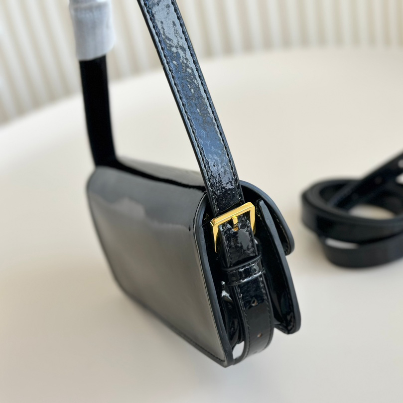 Dior armpit shoulder bag