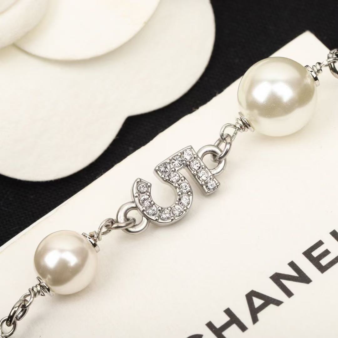 Chanel classic alphabet pearl necklace