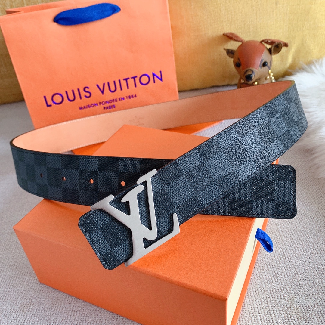 LV Steel buckle belt