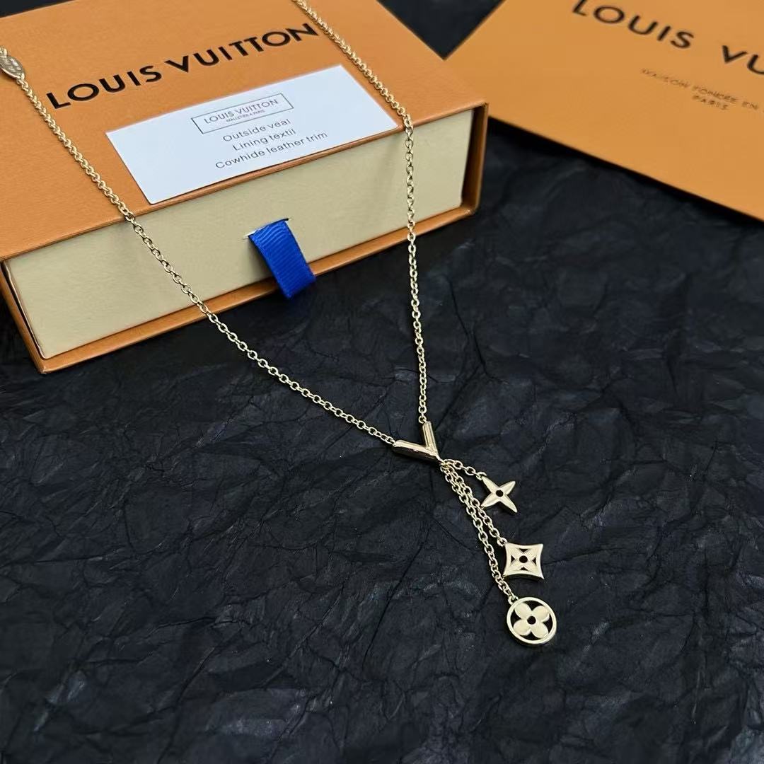 LV long pendant necklace