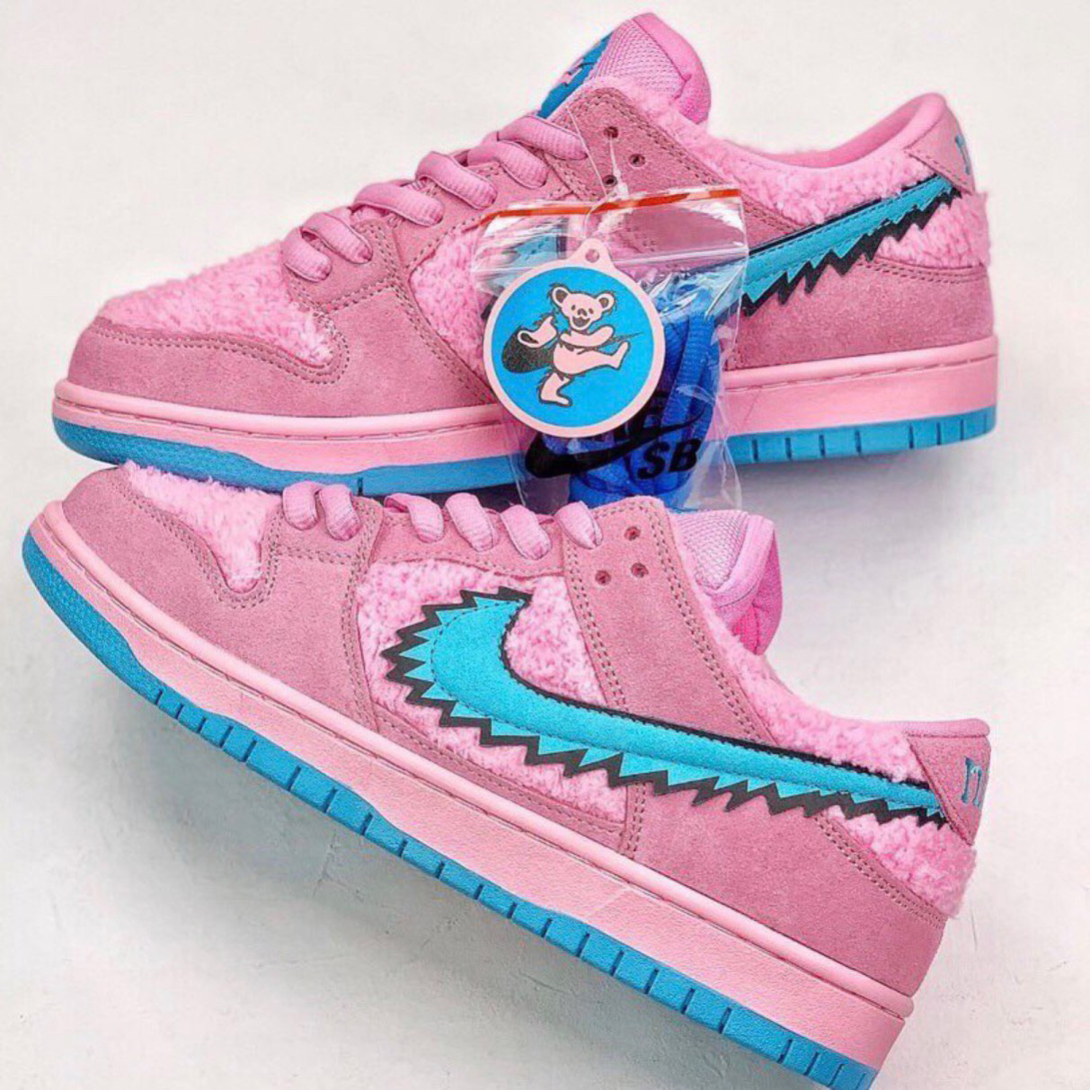 Grateful Dead x Nike SB Dunk Low