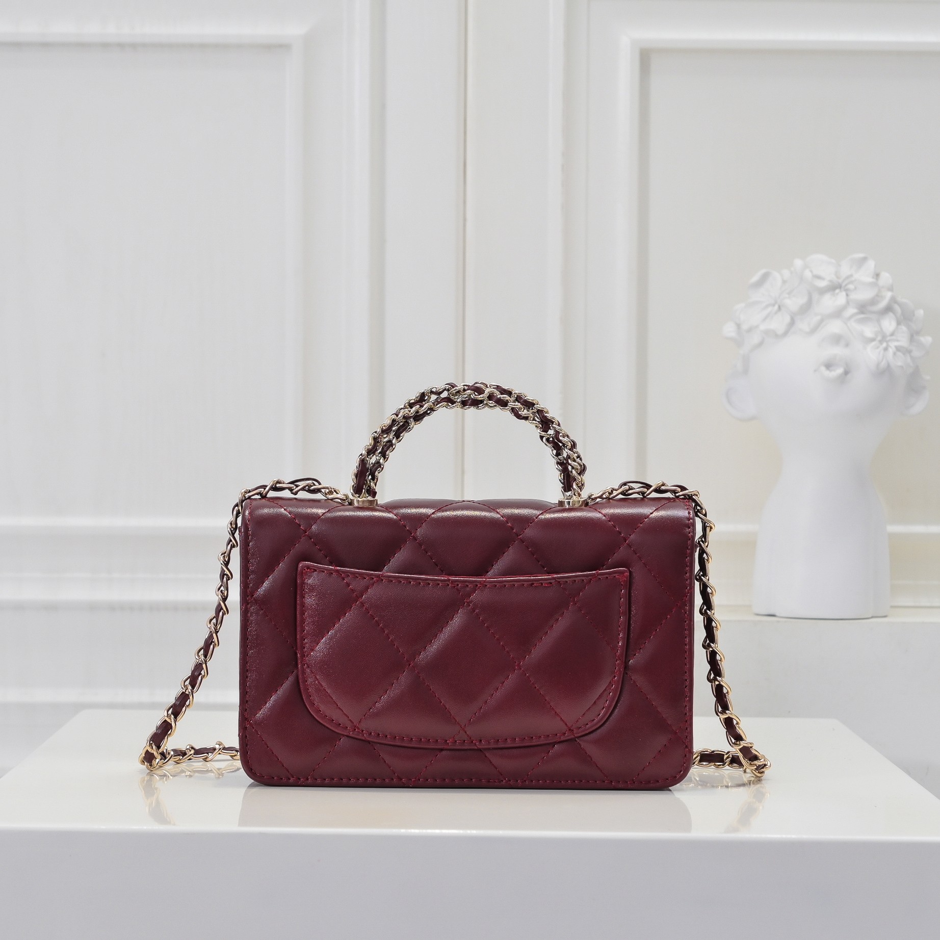 Chanel 24B woc chain bag