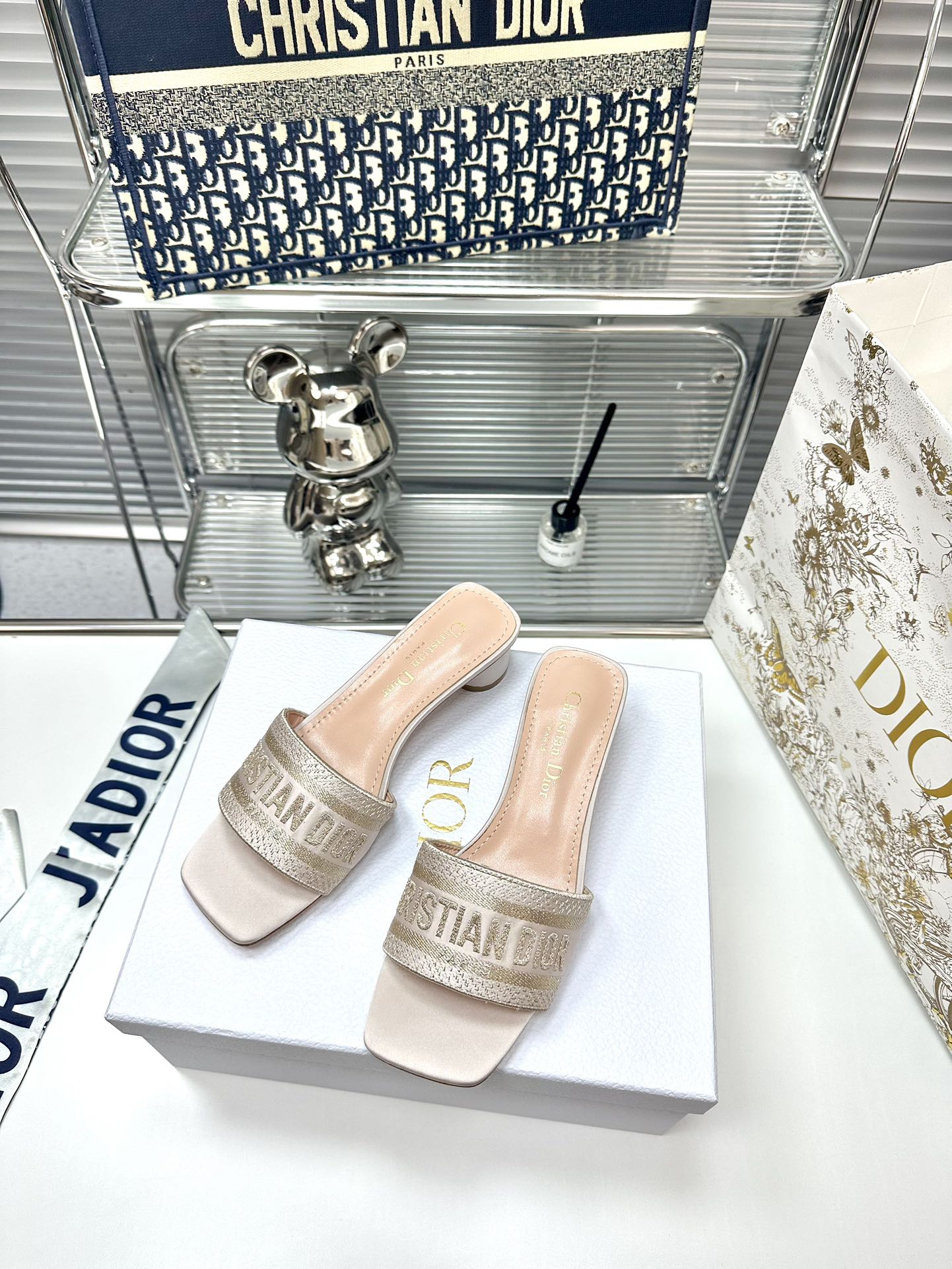 Replica Dior Embroidery collection of flip-flops