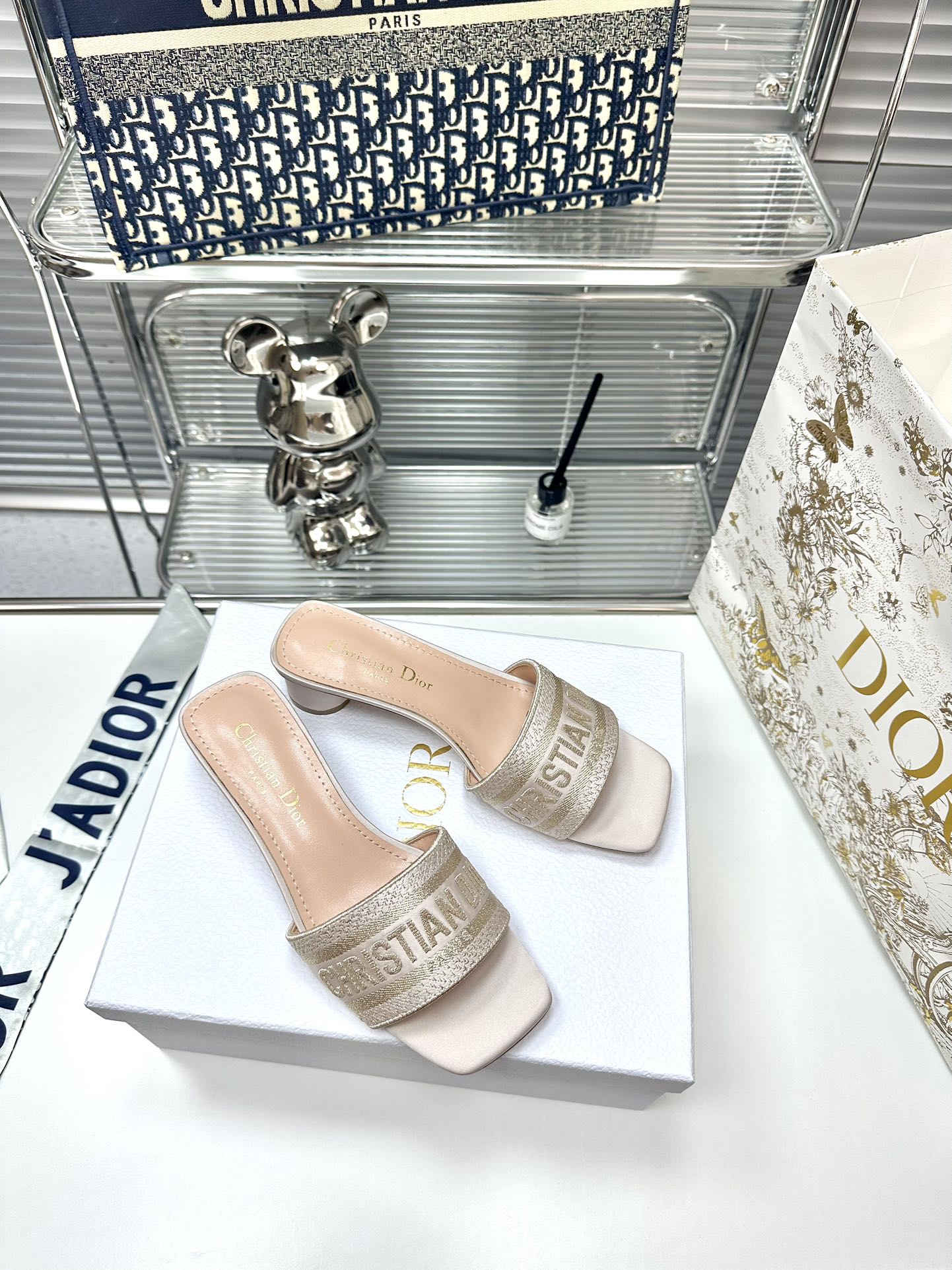 Replica Dior Embroidery collection of flip-flops