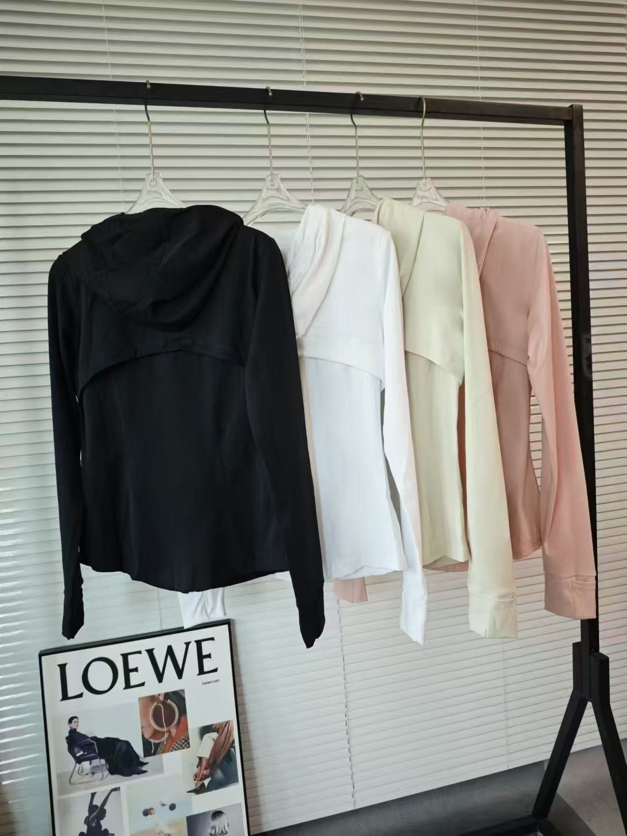 Lululemon define hooded yoga wear