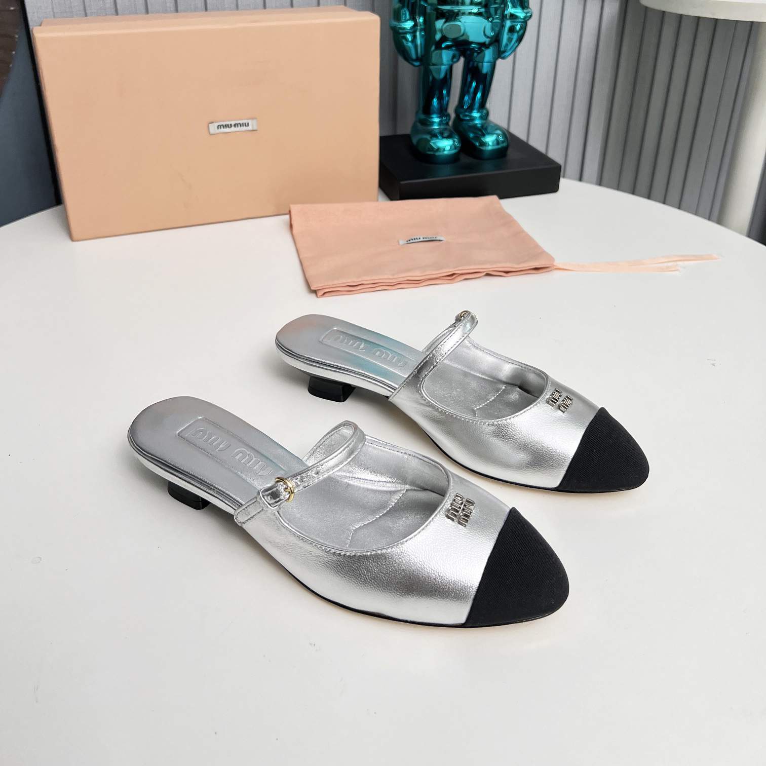 High-quality miumiu Original women's leather shoes